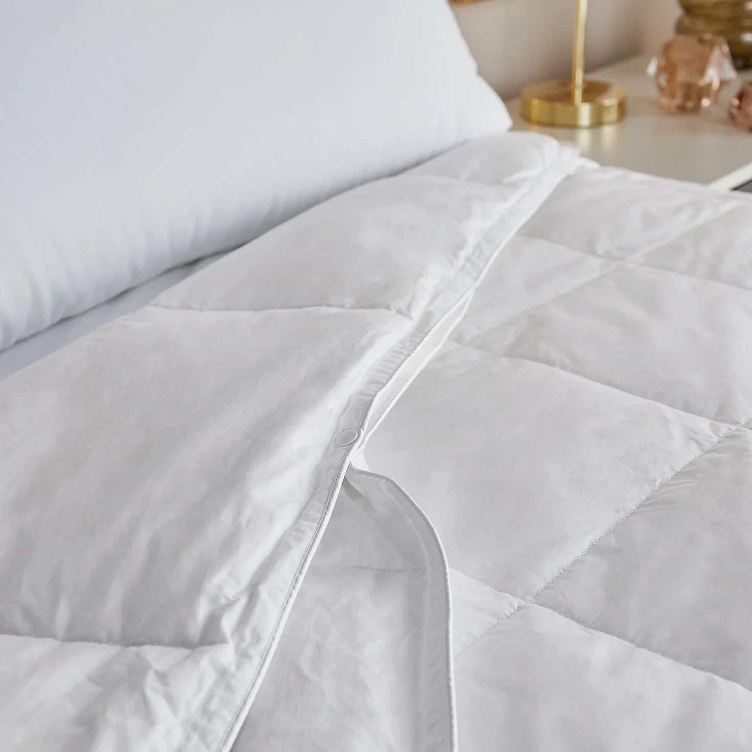 PIKOLIN Home - Edredón Nórdico Duo 92% Plumón de 120 y 160 gr | Cama 150/160 | 240x220 | 4 Estaciones | Tejido de Algodón | Unión Mediante Corchetes