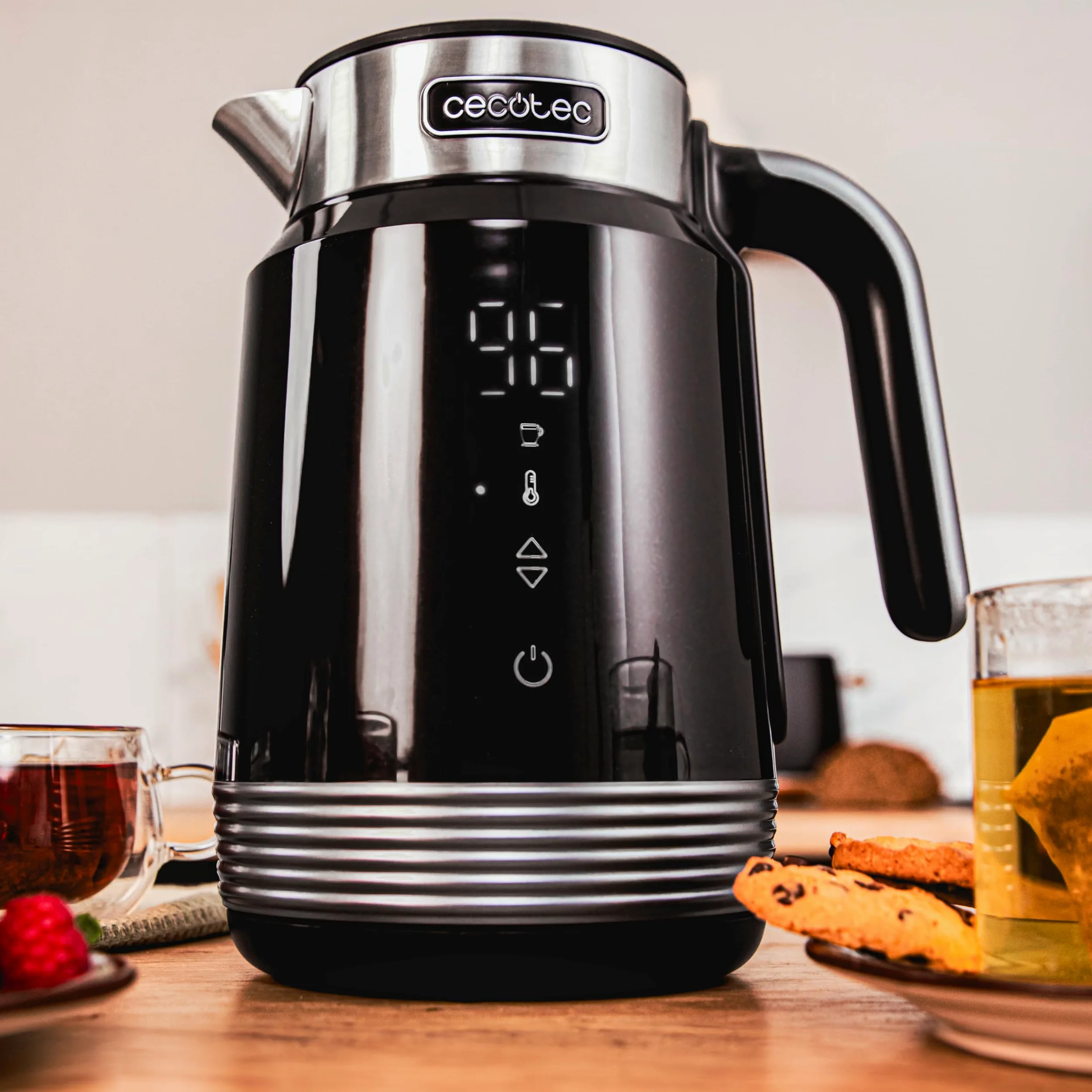 Cecotec Hervidor De Agua de 1,7L Eléctrico ThermoSense 600 Touch Black. 2200W, Libre De BPA, Acero Inoxidable y Plástico de máxima Calidad, Luz led y Luz de Funcionamiento, Base de 360º