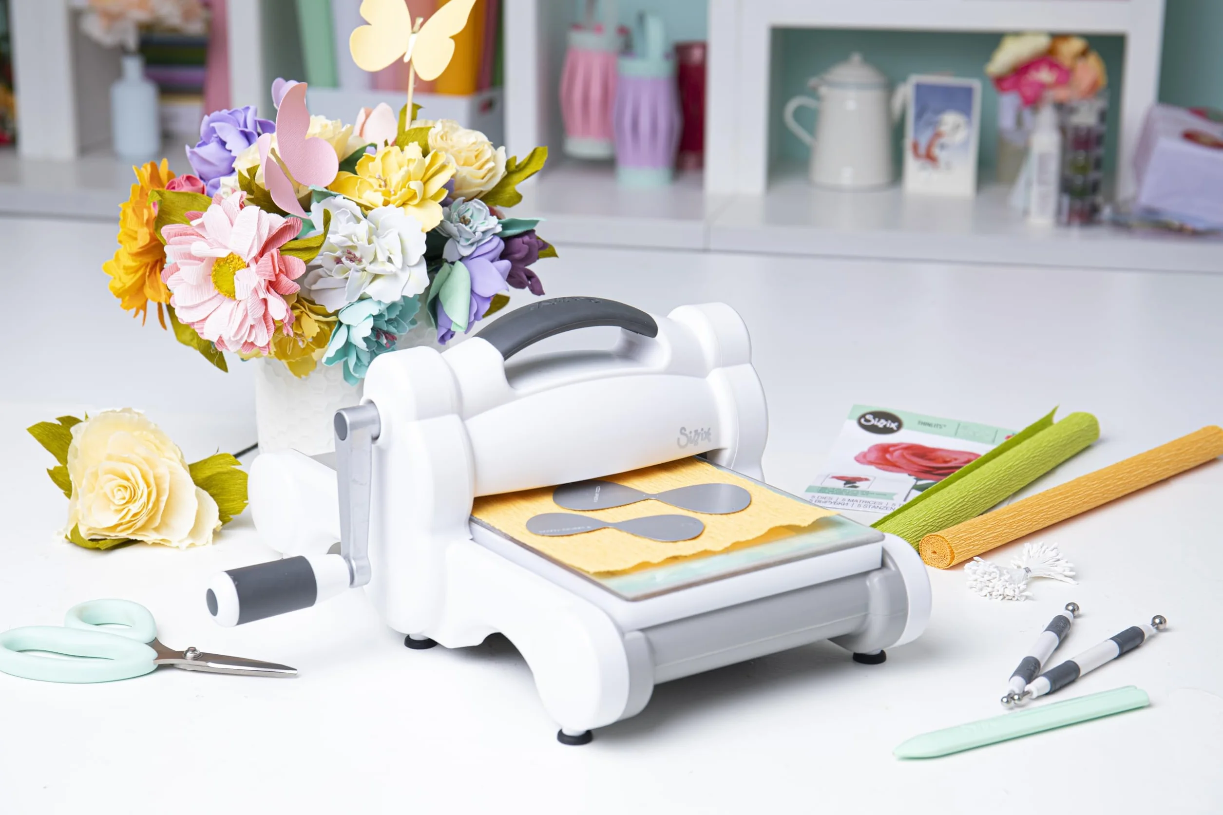 Sizzix 660200-Máquina de Troquelado Manual para Manualidades, álbumes de Recortes y Tarjetas, Apertura de 15,24 cm, Papel, Blanco, Única