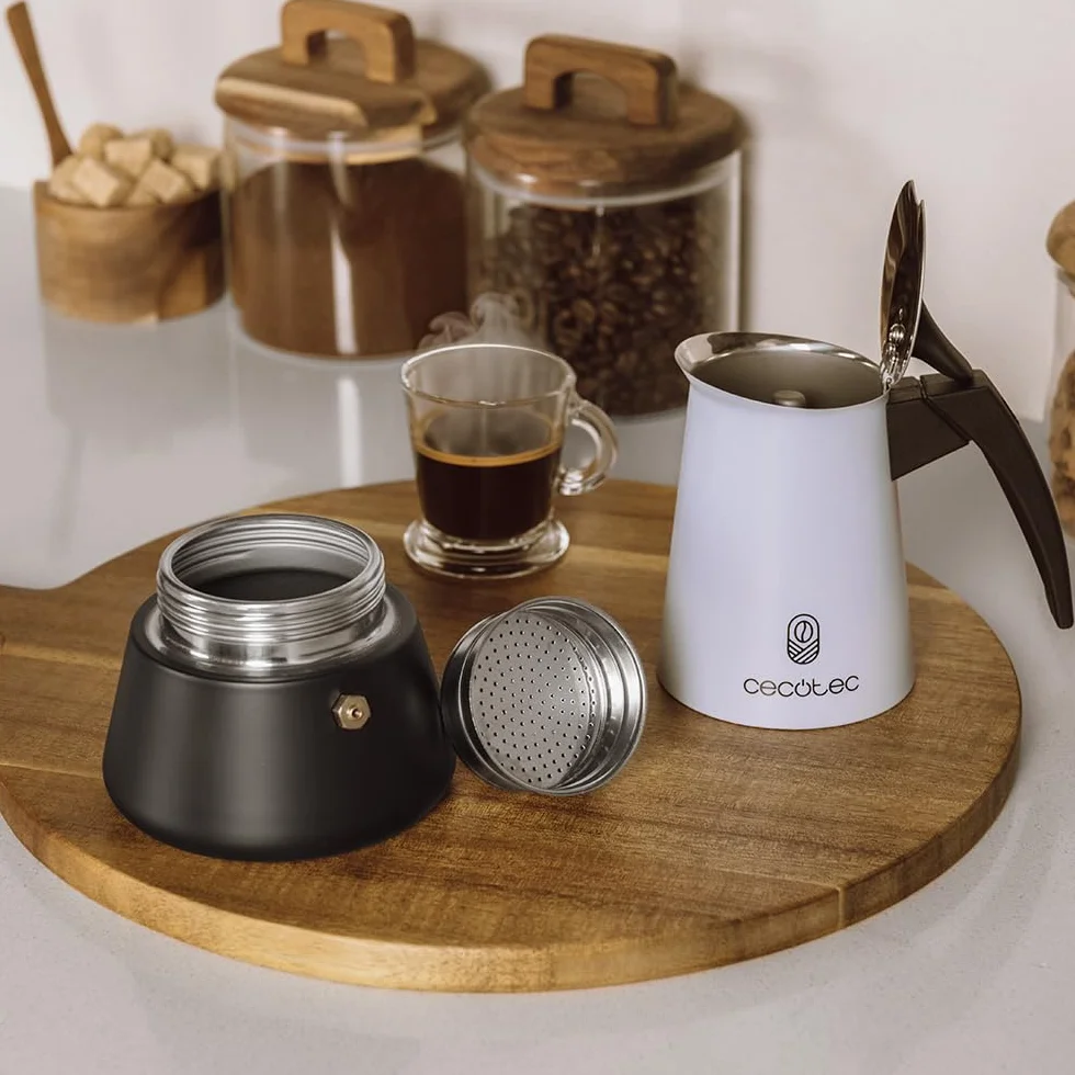 Cecotec Cafetera Italiana Piccolina 900 Green. 450ml, 10 Tazas de Café, Acero Inoxidable, Apta Todas Superficies, Filtro Premium, Válvula Seguridad, Mango Termorresistente, Diseño Elegante