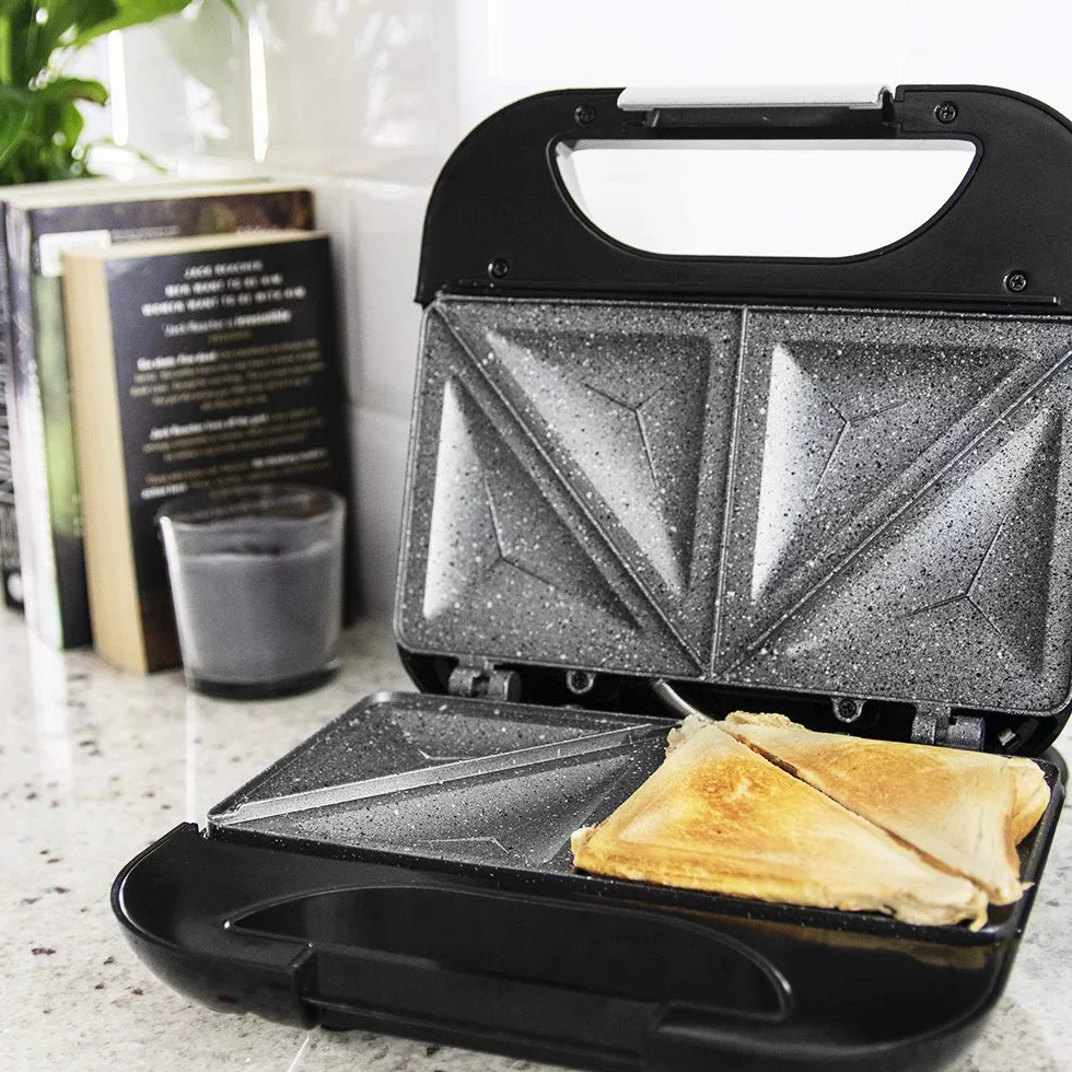Cecotec Sandwichera Rock'nToast Deep Classic, 1000 W, Mayor amplitud, Placa triangulares, Tostado uniforme, Revestimiento RockStone, Capacidad 2 Sándwiches, Libre de PFOA