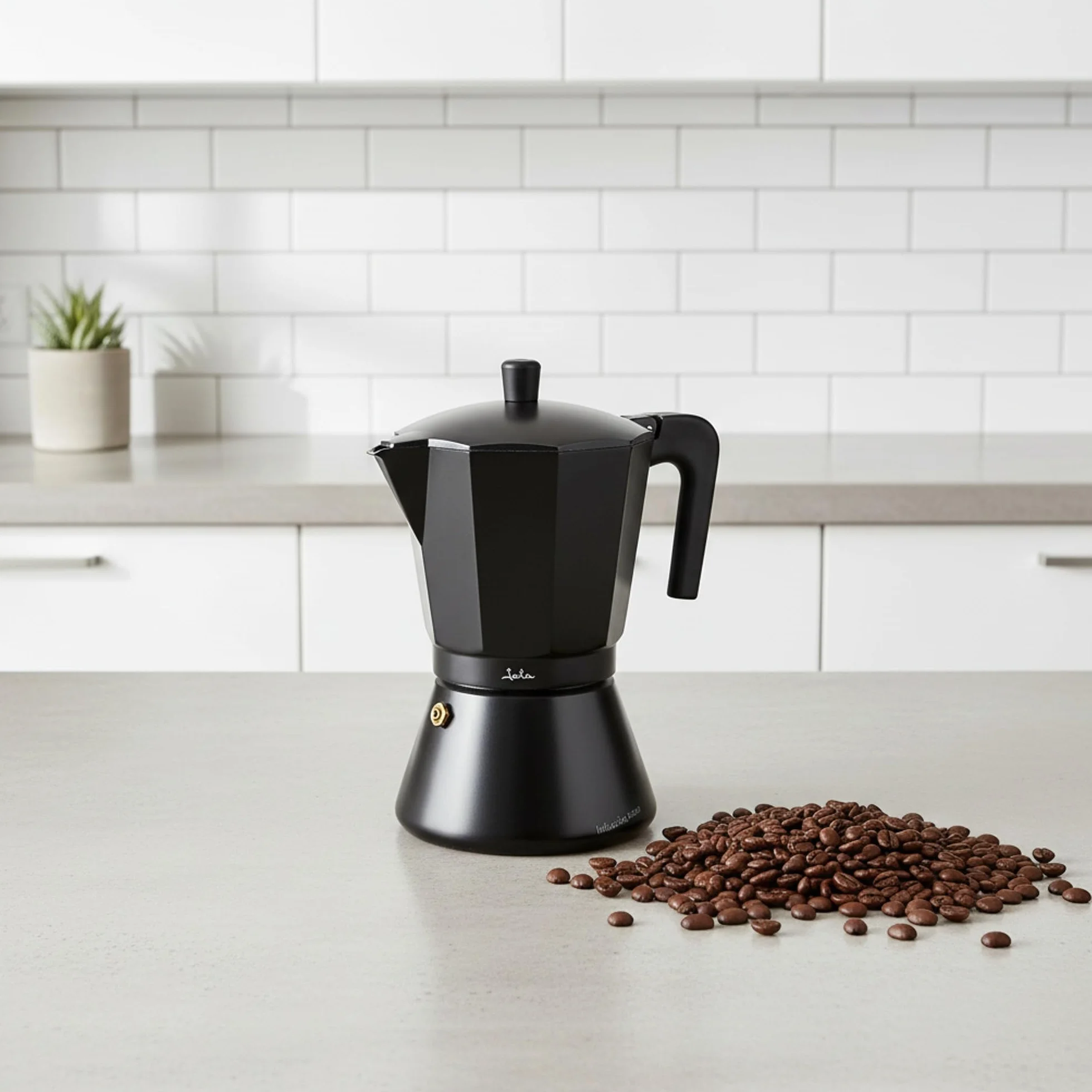 Jata CFI6 - Cafetera Italiana Inducción, Capacidad 6 Tazas, Apta para Todo Tipo de Cocinas, Cuerpo Aluminio, Negro