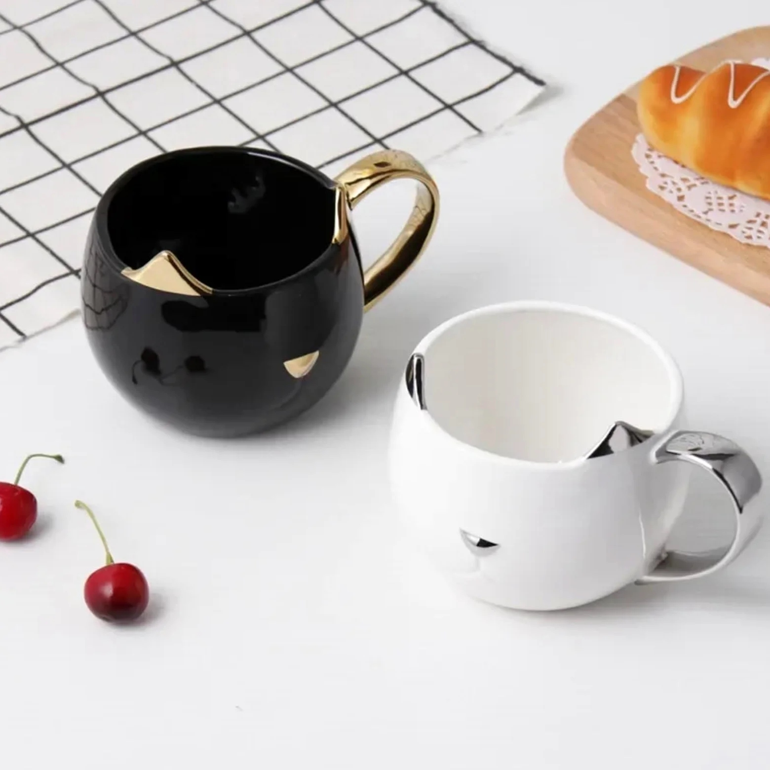 Taza de cerámica con orejas de gato, tazas de café chapadas en oro con asa, taza de avena y leche for desayuno, parejas Para Boda(Black)