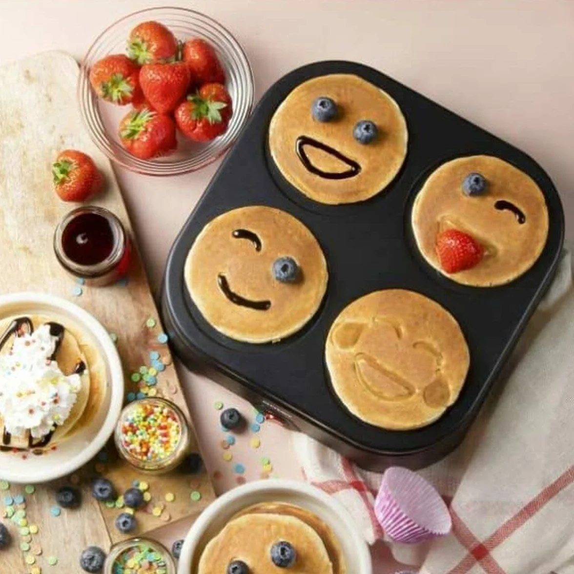 DOMO ELEKTRO DO8718P Emoji Crepe Pancake Maker, hierro fundido, multicolor