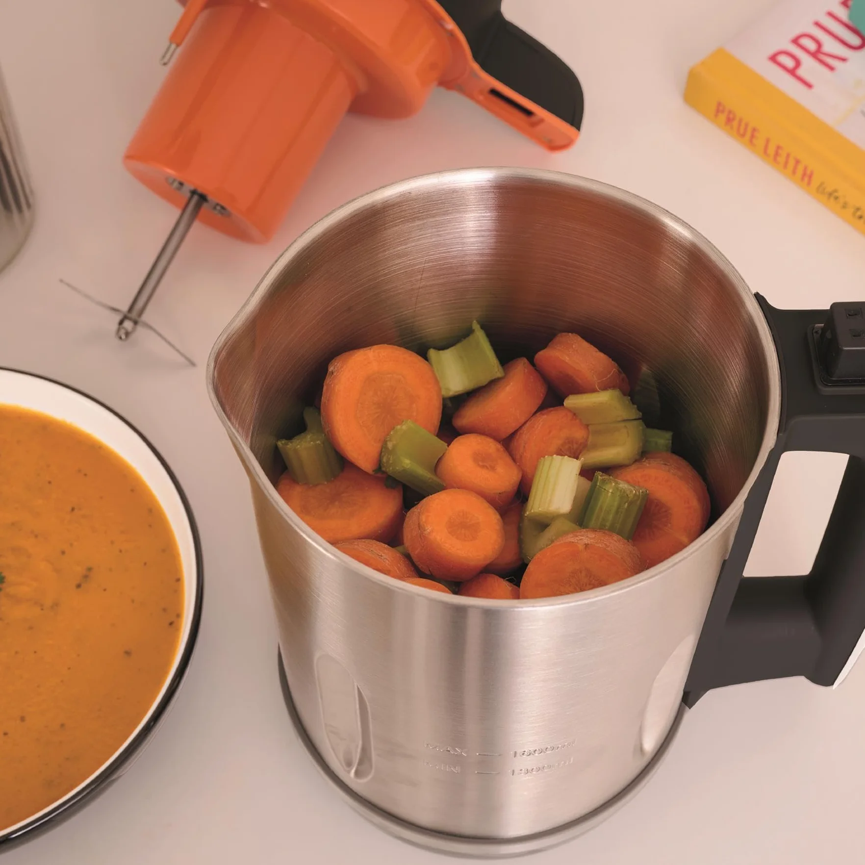 Hamilton Beach Máquina de sopa, licuadora de batidos y mermelada 3 en 1, 1.6 L, pantalla digital en ángulo de fácil lectura, sensor de agitación automática y derrame, hace 4-6 porciones de sopa, fácil