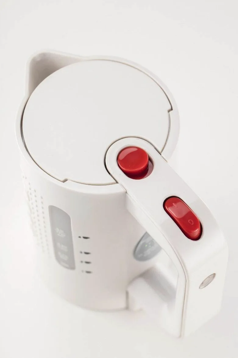Bodum BISTRO - Hervidor de agua eléctrico, capacidad de 0,5 l, color blanco crema