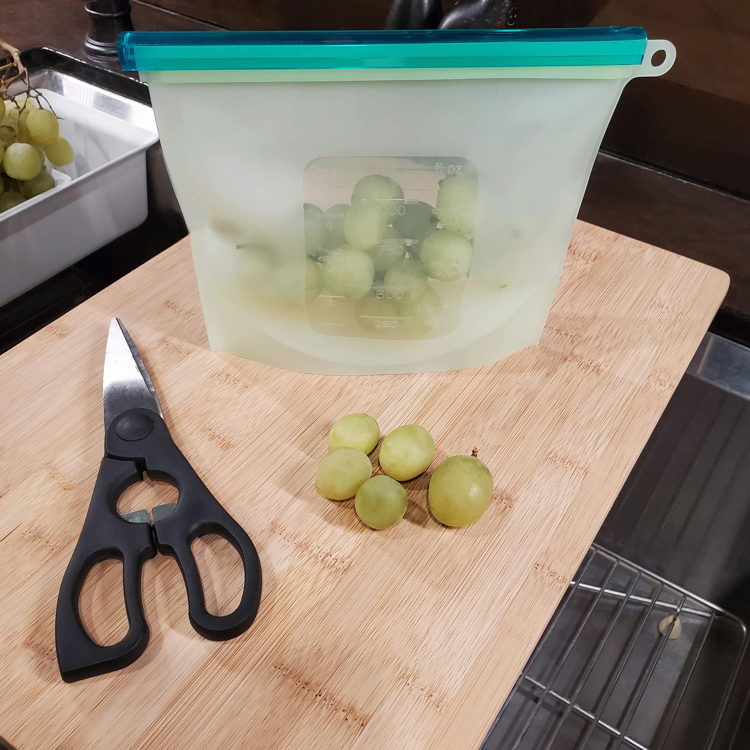 7Penn Bolsa de almacenamiento de alimentos de silicona, 1000 ml, 1 paquete lavable de 8 x 6.2 pulgadas, bolsas reutilizables verdes para bocadillos y aperitivos