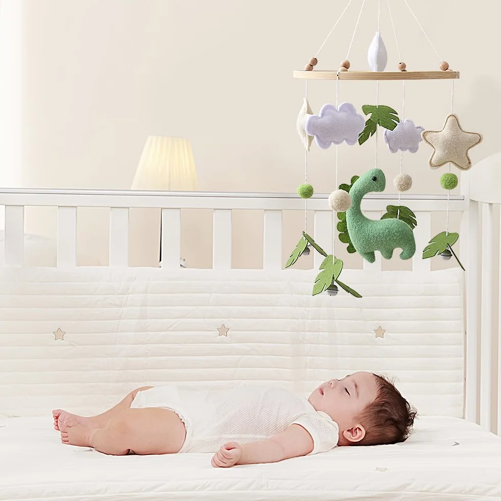 Movil Cuna Bebe de Madera Dinosaurios Hojas Nubes Estrellas Cascabeles Regalo