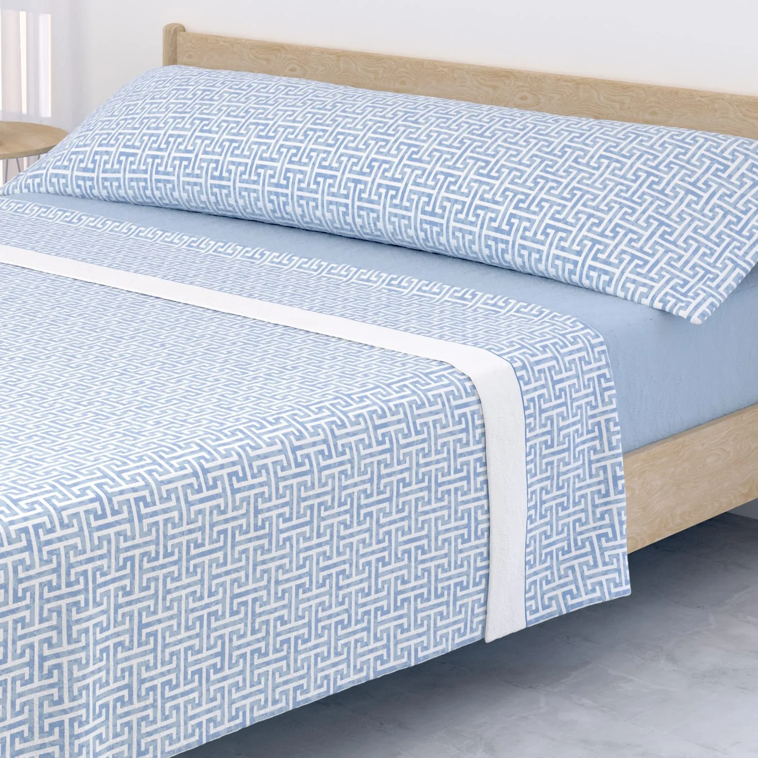 Victorio & Lucchino Juego de sábanas Coralina, térmica para Invierno, Tacto Suave - Modelo Marta (Celeste Embozo Blanco, 150 Cm)