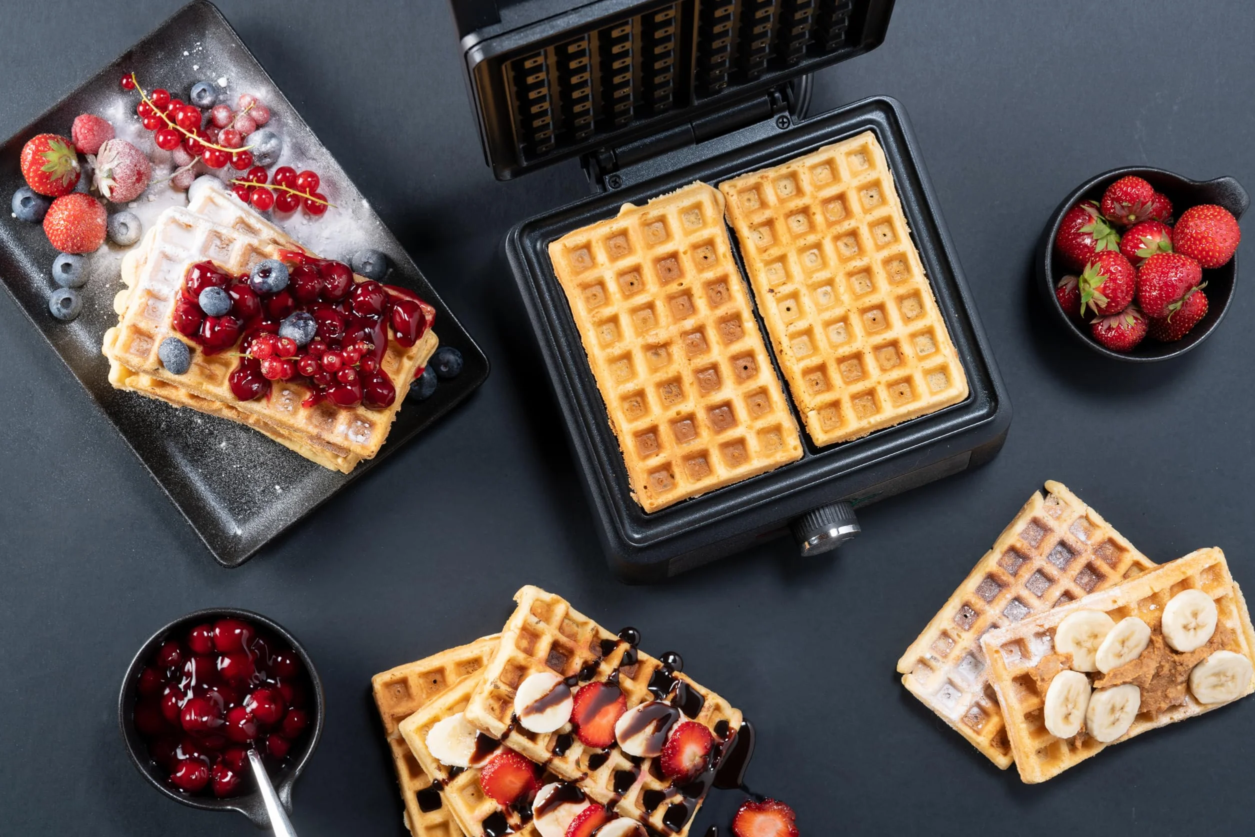 Bestron Gaffles belgas, gofrera de Bruselas para dos gofres gruesos, con revestimiento antiadherente y mango Cool Touch, Black Label Collection, Color: negro mate