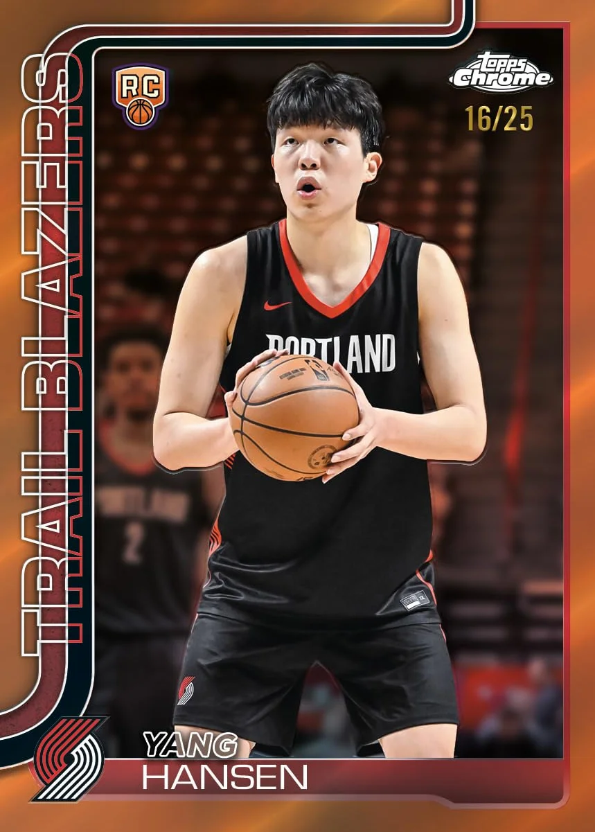 Topps Chrome® 2025-26 Baloncesto Caja de Valor 4 Tarjetas por Paquete 7 Paquetes por Caja
