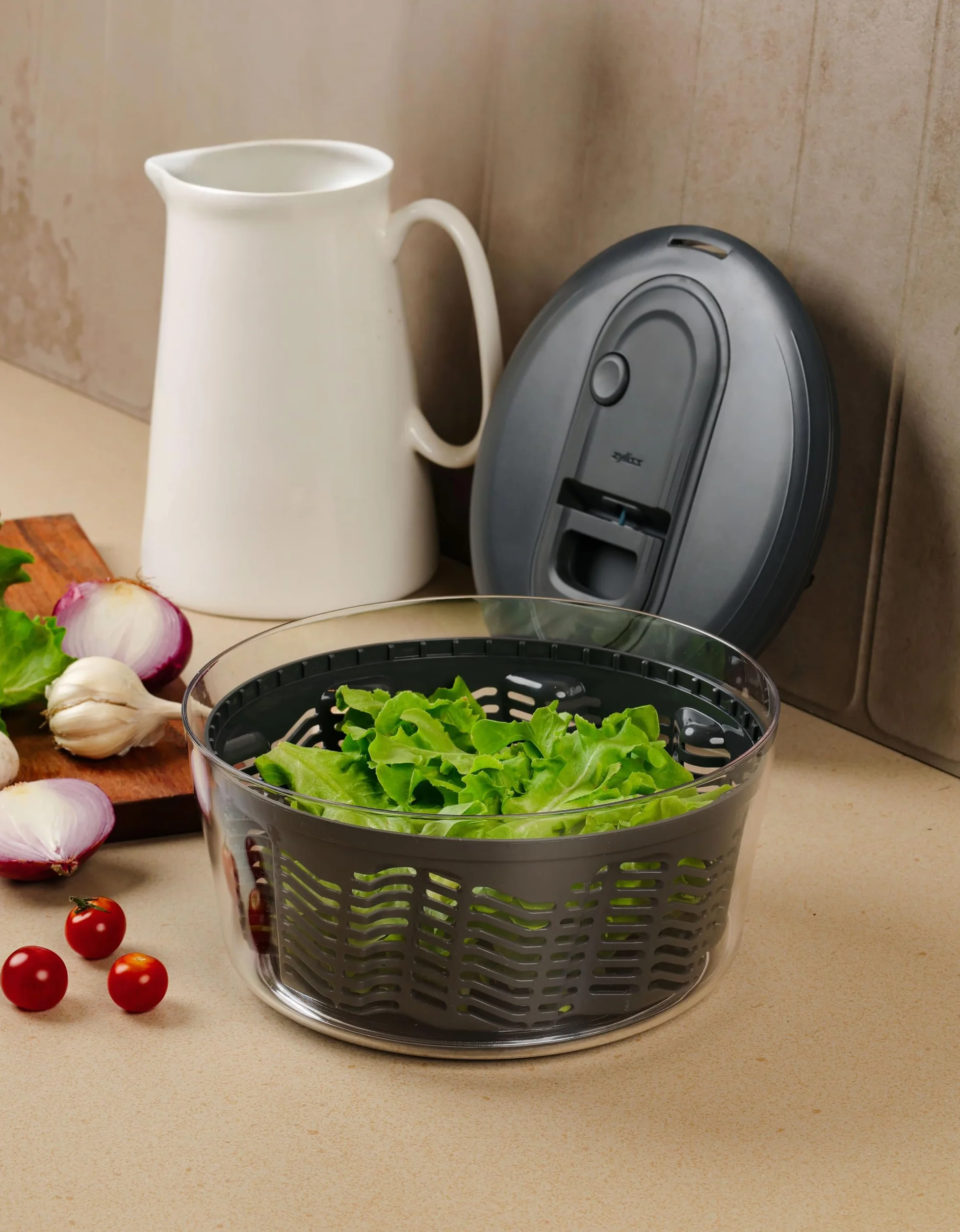 Zyliss Easy Spin Clásico Centrifugadora Lechuga Pequeña 3,5 L, Tecnología AquaVent™, Cuerda y Botón de Parada, Salida de Drenaje, Antideslizante, Sin BPA, Escurridor de Lechuga, Ensalada, Gris