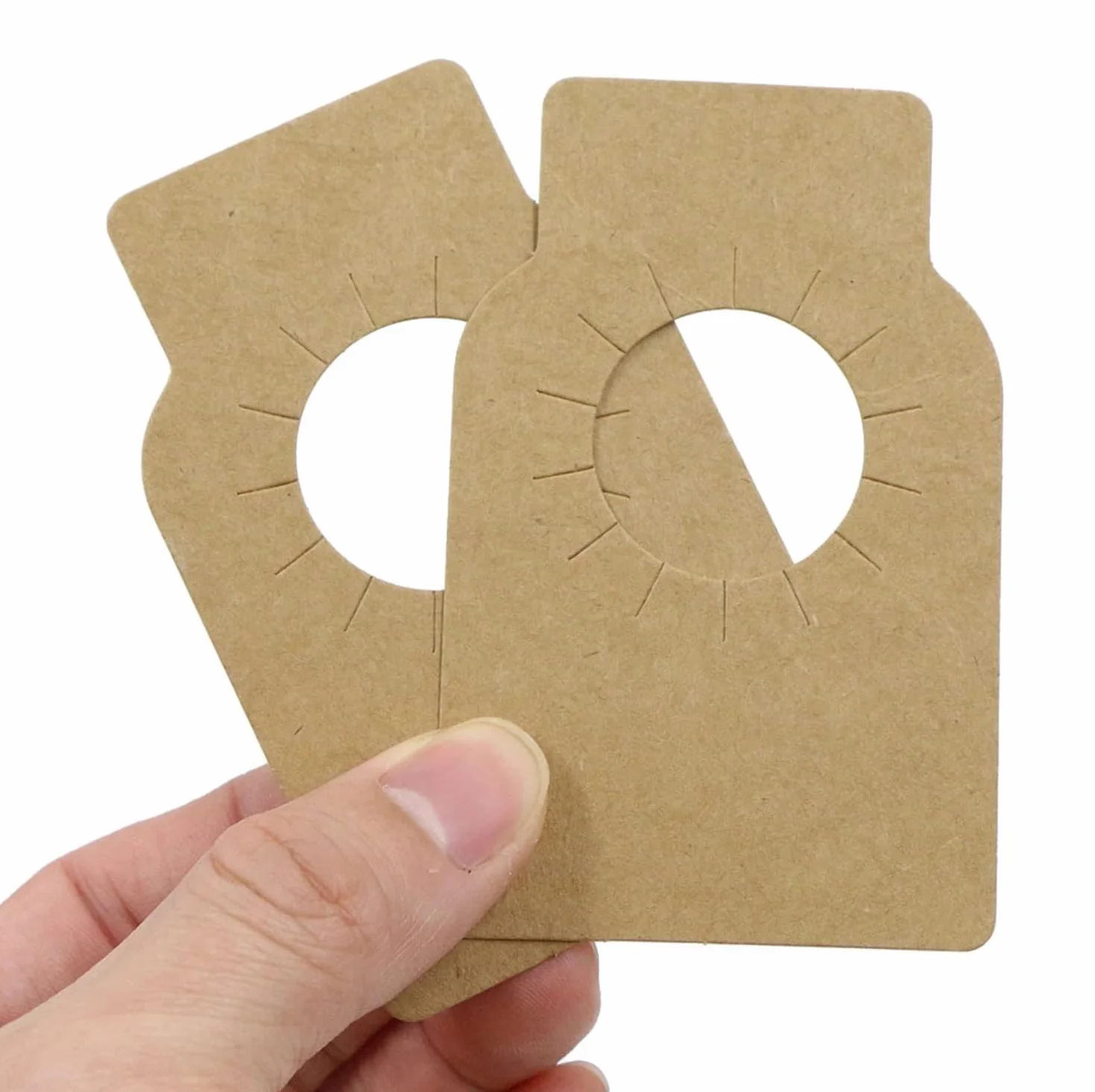 LATRAT 200 etiquetas de papel kraft para botellas de vino, etiquetas colgantes de papel para botellas de cuello de botella, estantes de vino, champán, bebidas (marrón)