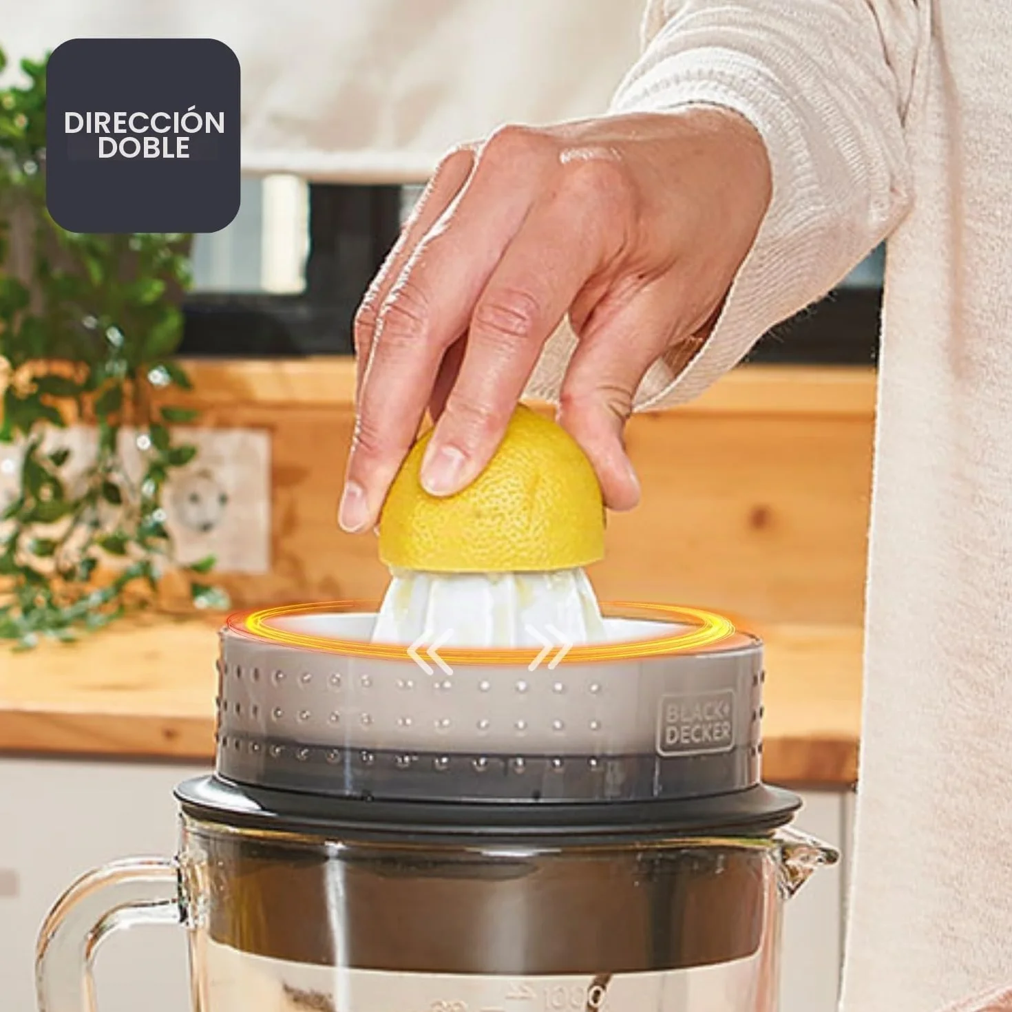 BLACK+DECKER - Exprimidor Eléctrico Automático 30W | Zumo de Naranjas y Cítricos | Jarra Transparente 1L Graduada | Sin BPA | Pulpa Ajustable | Desmontable | Apto Lavavajillas | Doble Giro