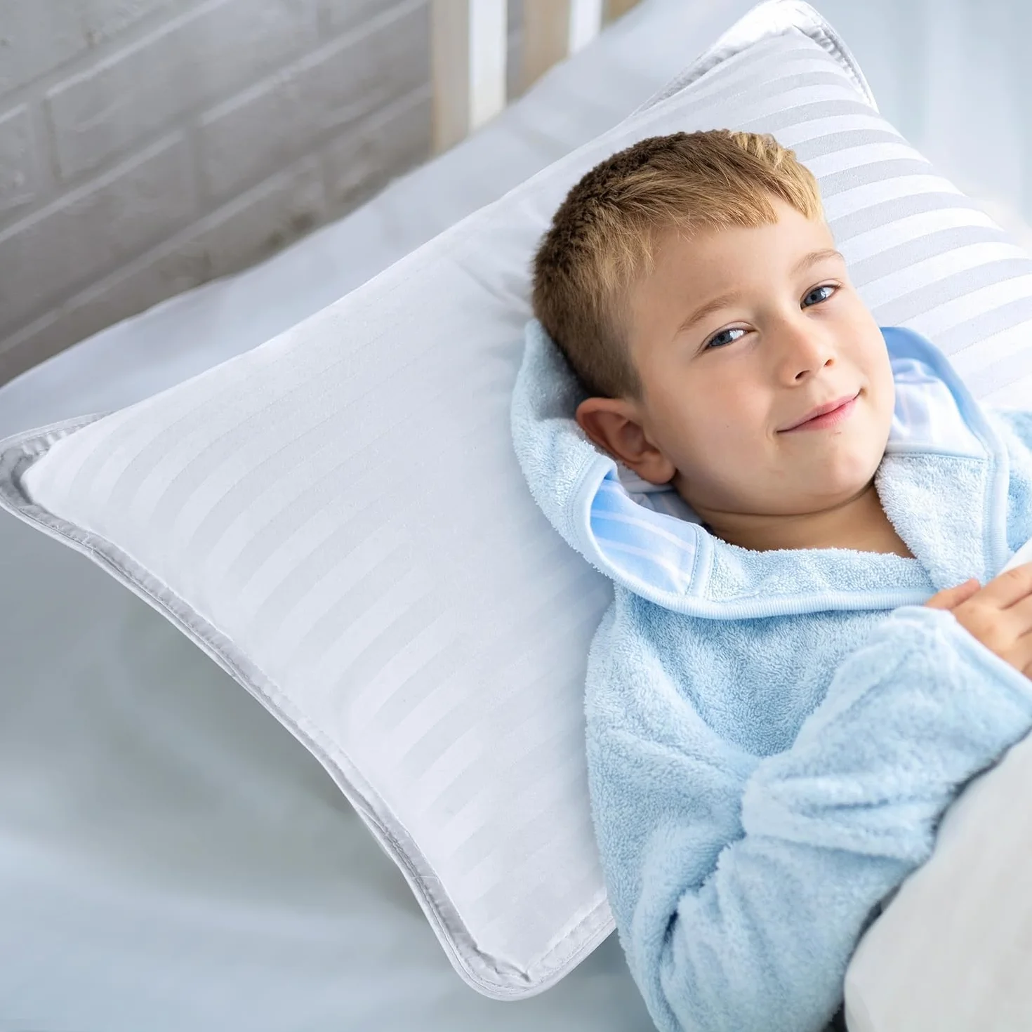 Utopia Bedding Almohada para Niños Juego de 2, 33 x 45 cm, Polialgodón, Transpirables, Suaves, Blanco