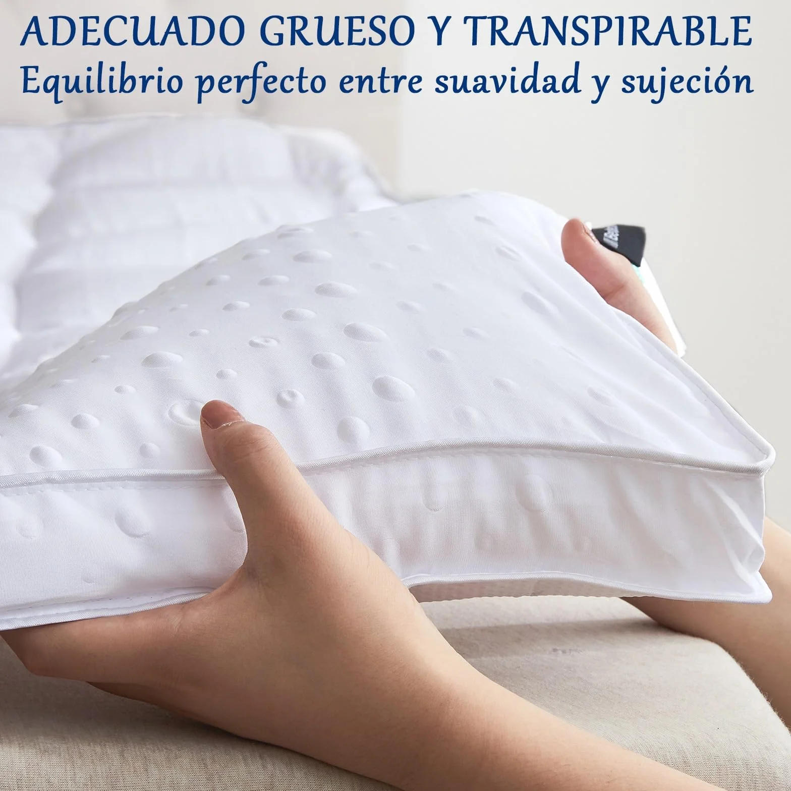 Bedecor Sobrecolchon de Microfibra 150x200, Muy Suave y Comodo Cubre Colchon con Diseño Antideslizante, 3D Massage Bubbles Lujoso Topper 150x190/200