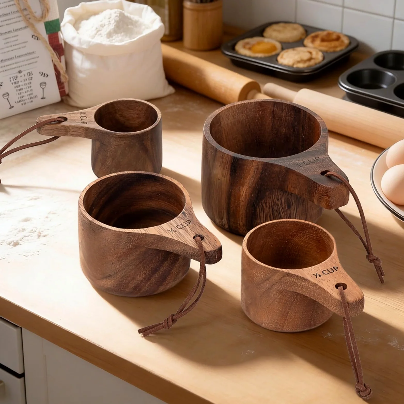 Juego de 4 tazas medidoras de madera, hechas de madera de nogal sudamericano, grabadas para hornear y cocinar, diseño de anidación