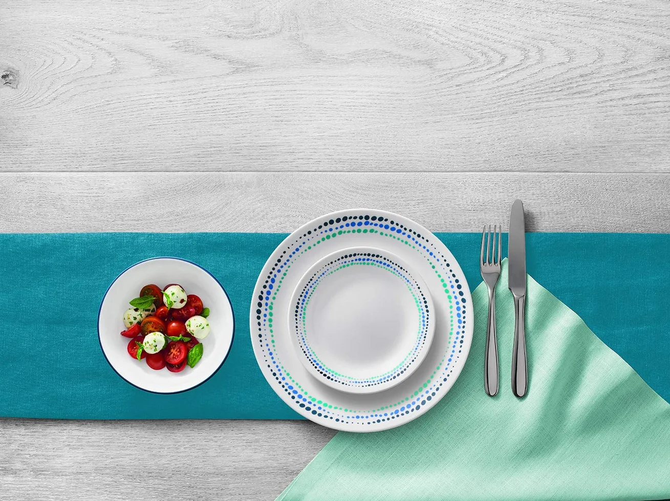 Corelle Juego de vajilla de 18 piezas, azul océano, servicio azul y blanco para 6, vajilla resistente a las astillas, incluye platos llanos de 26 cm, platos de ensalada de 17 cm y cuencos de sopa y
