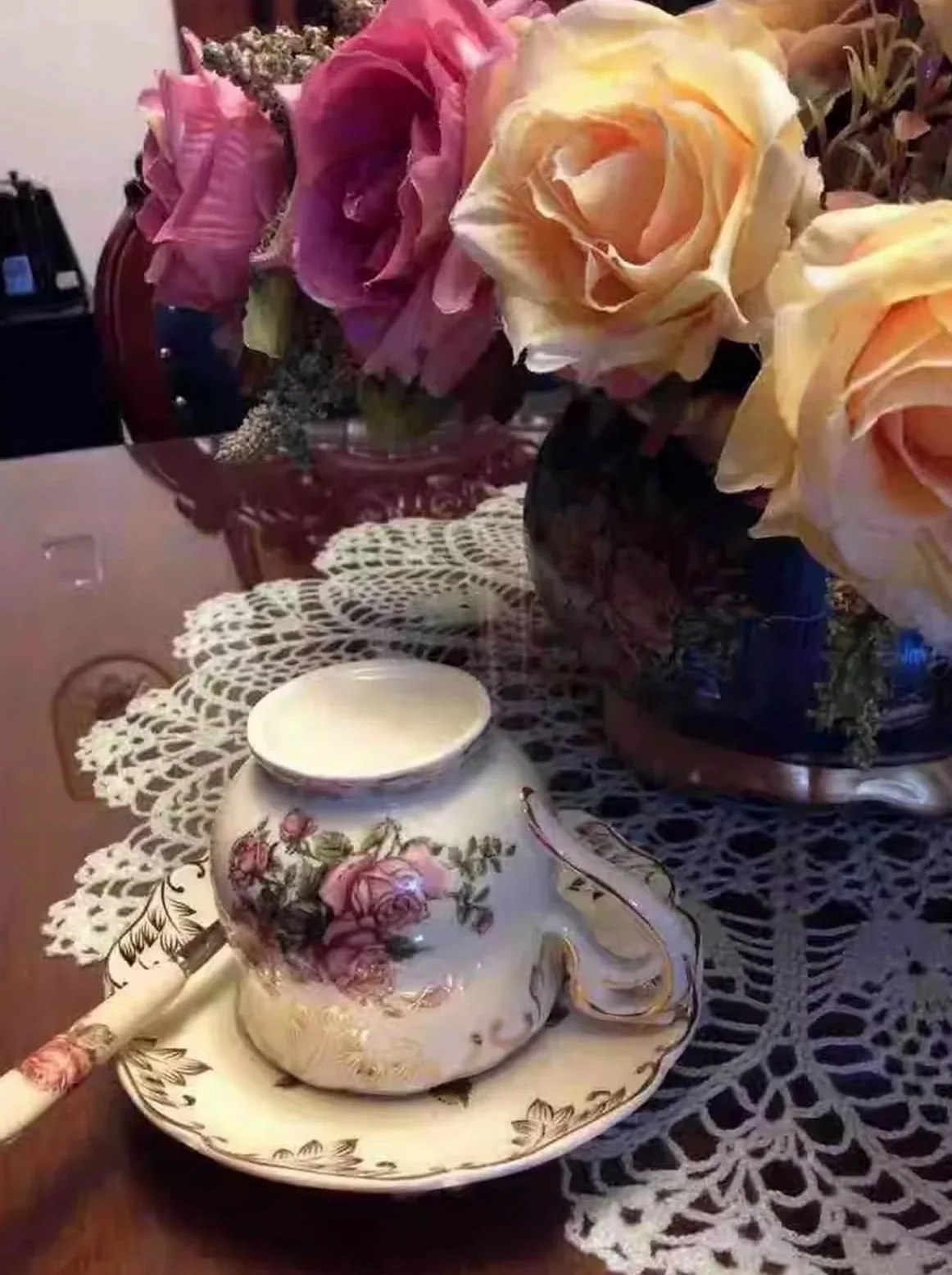 Juego de tazas, tazas y platillos, taza de cerámica de porcelana de hueso con plato de postre, apta para microondas y lavavajillas, taza para té, leche, café con leche (Color3)
