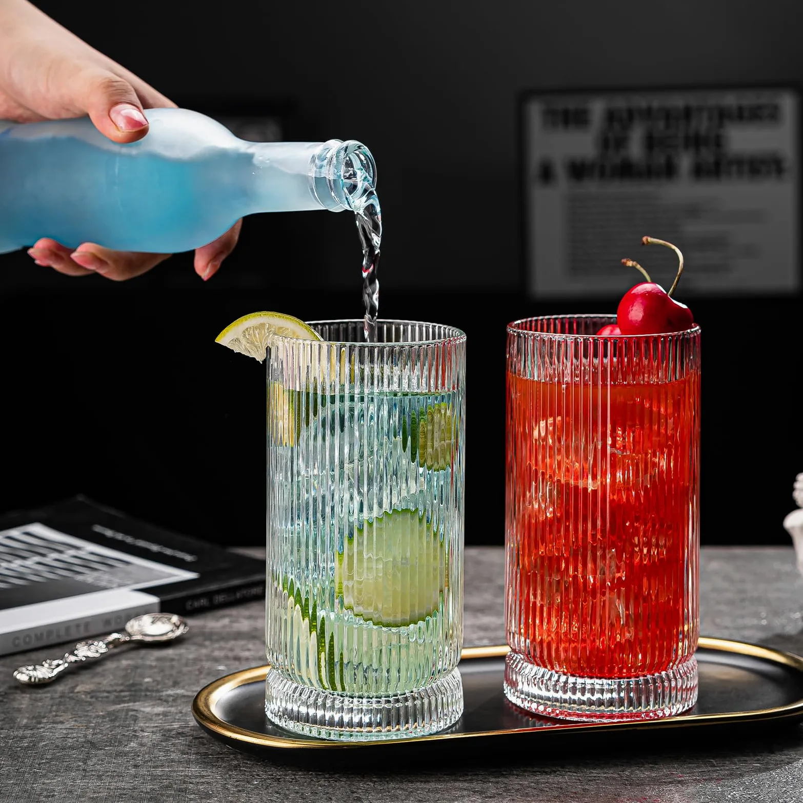 Vasos para beber, 8 vasos de vidrio estilo origami, vasos altos de 15 onzas, elegante cristalería vintage ondulada, vasos acanalados, vasos a rayas, vasos de café helado para cóctel, whisky,