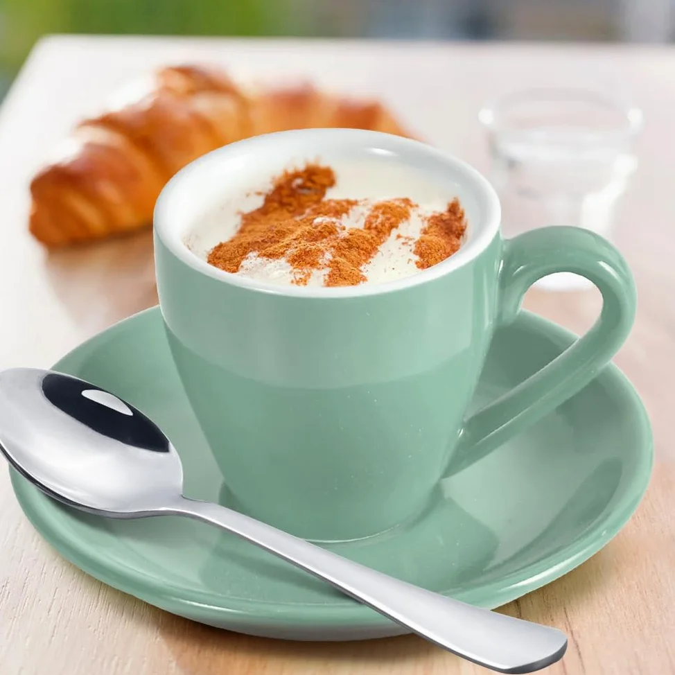 homEdge Juego de 4 tazas de café expreso de porcelana con platillos y cucharas, 80 ml, color verde menta