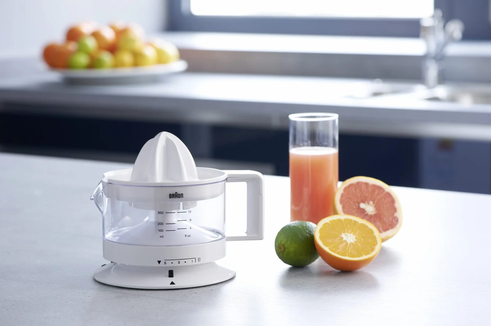 Braun CJ3000 WH - Exprimidor Eléctrico de Naranjas, 20 W, 350 ml, Cantidad de Pulpa Ajustable, Apto para Lavavajillas, Diseño Icónico, Blanco [Clase de eficiencia energética A]
