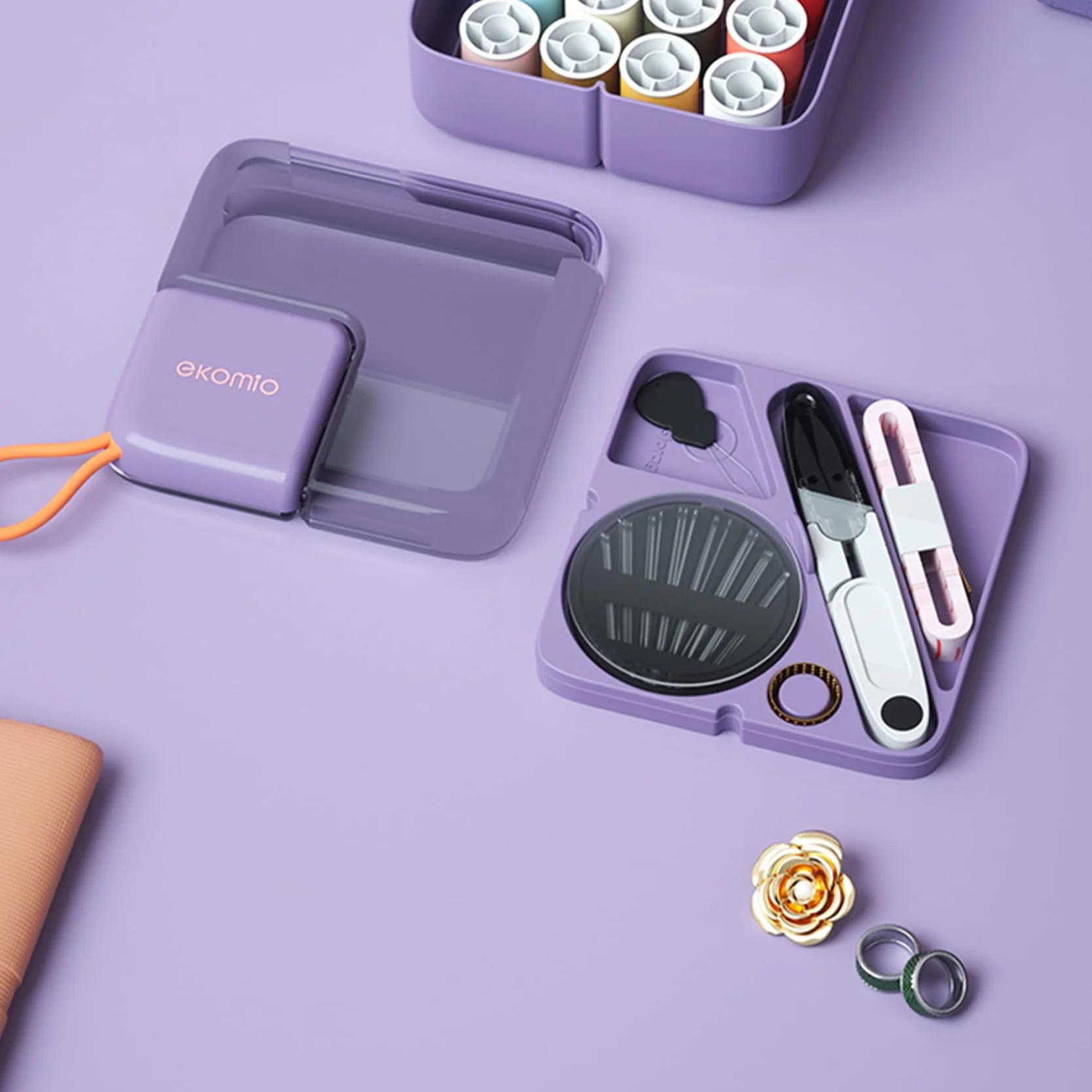 Kit de costura, kit de aguja e hilo con suministros de costura de viaje y accesorios para adultos, niños, principiantes con tijeras, dedal de agujas de coser, hilo, cinta métrica, etc. (morado)