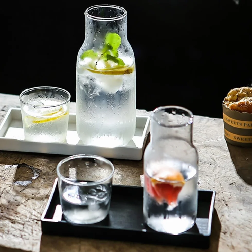 Jarra de Agua Jarra de agua con taza de vidrio Botella de agua fría y caliente Juegos de tazas Jarra de agua for mesita de noche Hervidor de bebidas resistente a altas temperaturas Jarra de Té Helado(