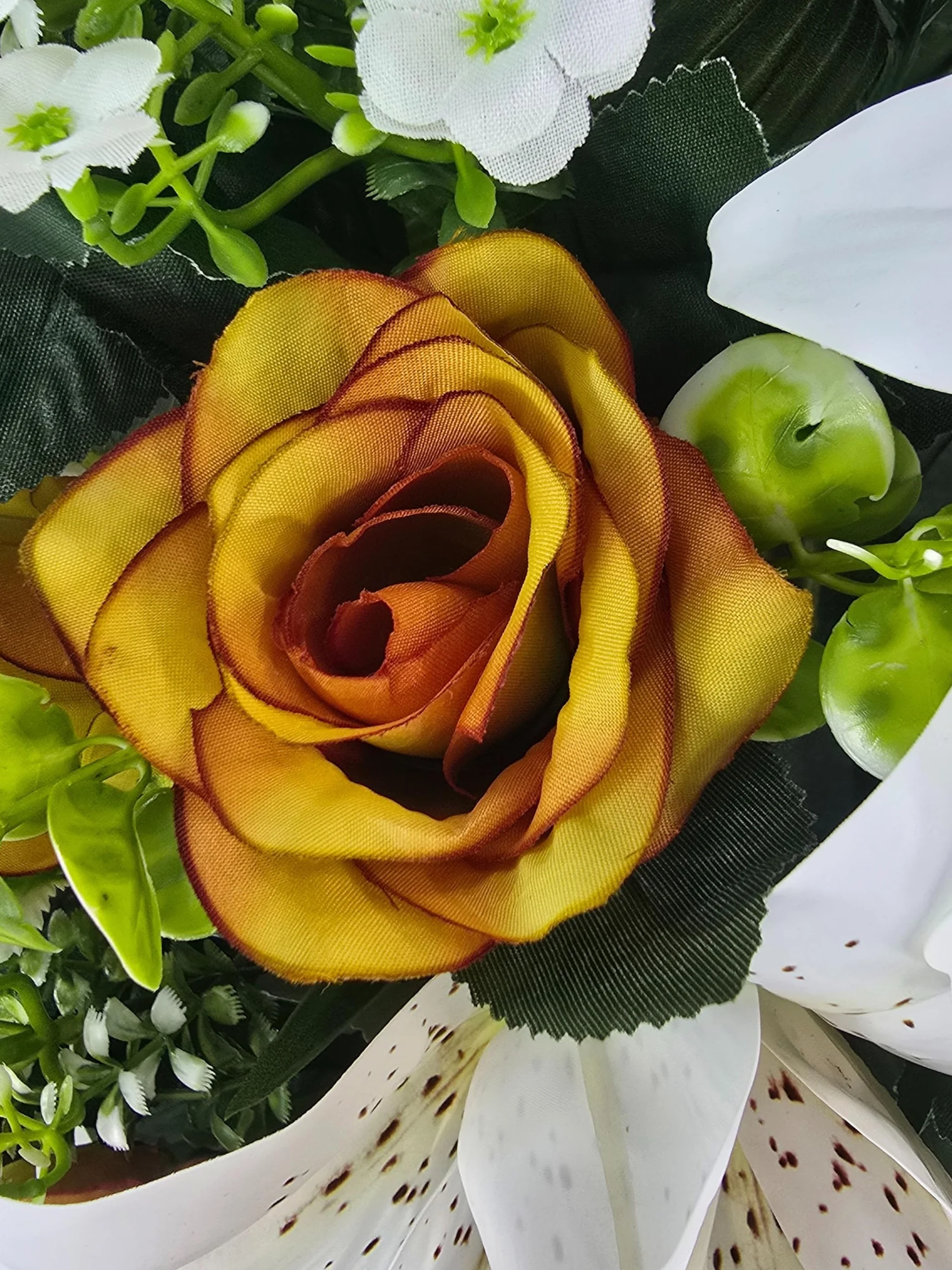 DRW Centro de Flores Cementerio, procesiones, Iglesias Bodas o sepulturas Rosas otoñales y liliums Blancos Artificiales 60x28x56