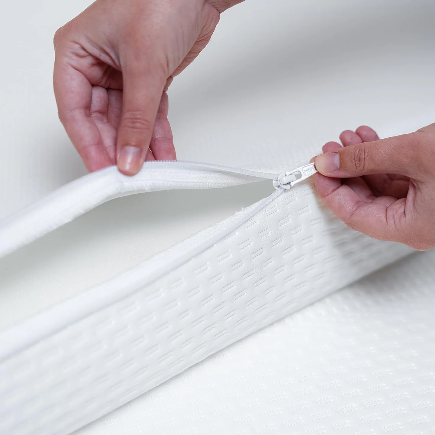 PIKOLIN - Topper Viscoelástico de Hotel | Altura 5 cm | Ignífugo | Antichinches | Funda Lavable | Confort Alto | 150x190 cm