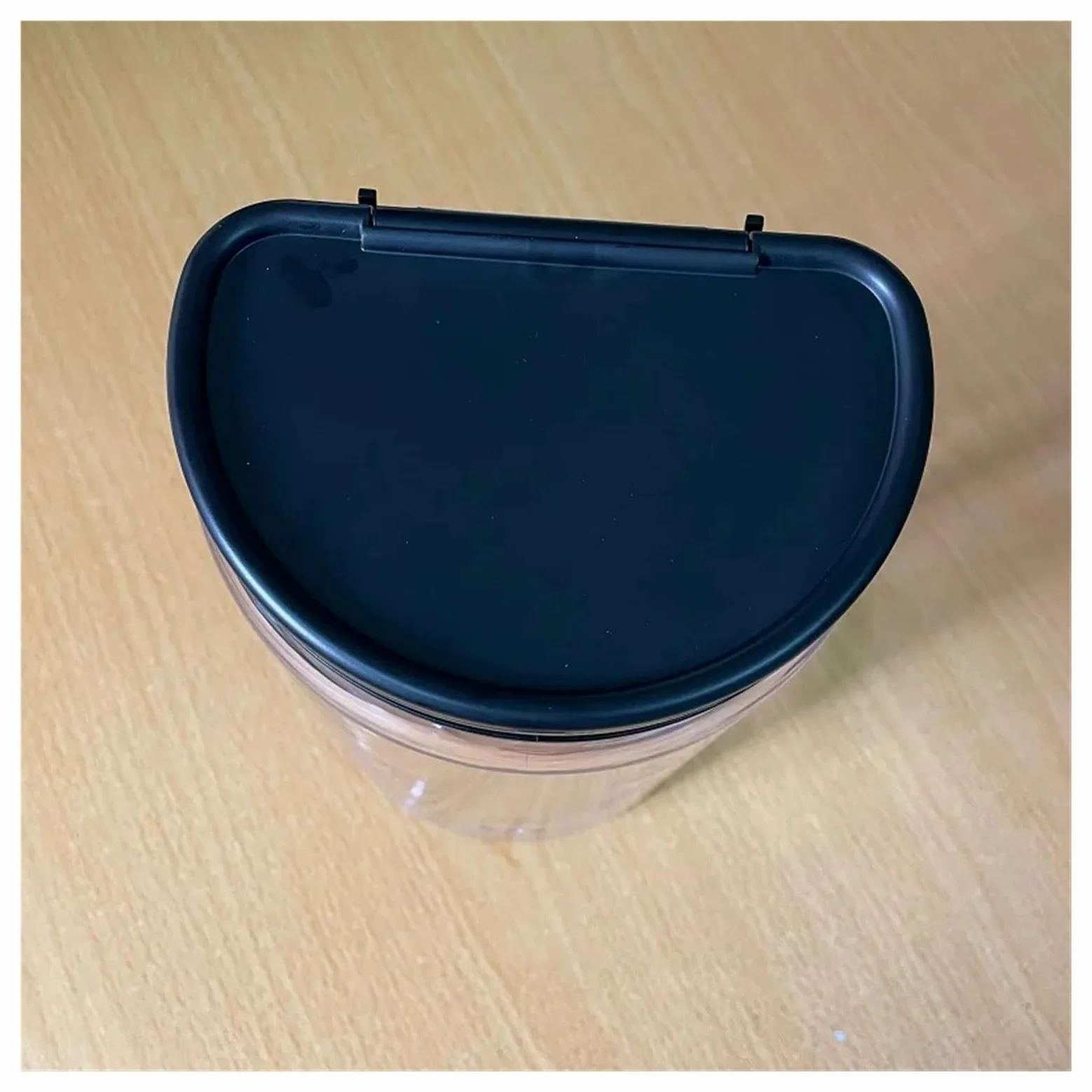 Accesorios for el tanque de agua de la máquina de café de cápsulas Zenius ZN100, compatibles con Nespresso, Nestlé y Zenius ZN100.