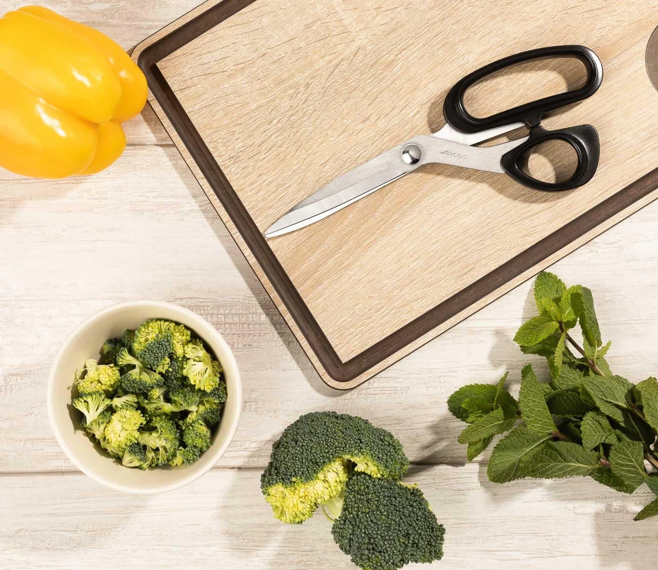Arcos Serie Prochef - Tijeras de Cocina para zurdos - Hoja de Acero Inoxidable - 210 mm - Mango de Polipropileno Color negro