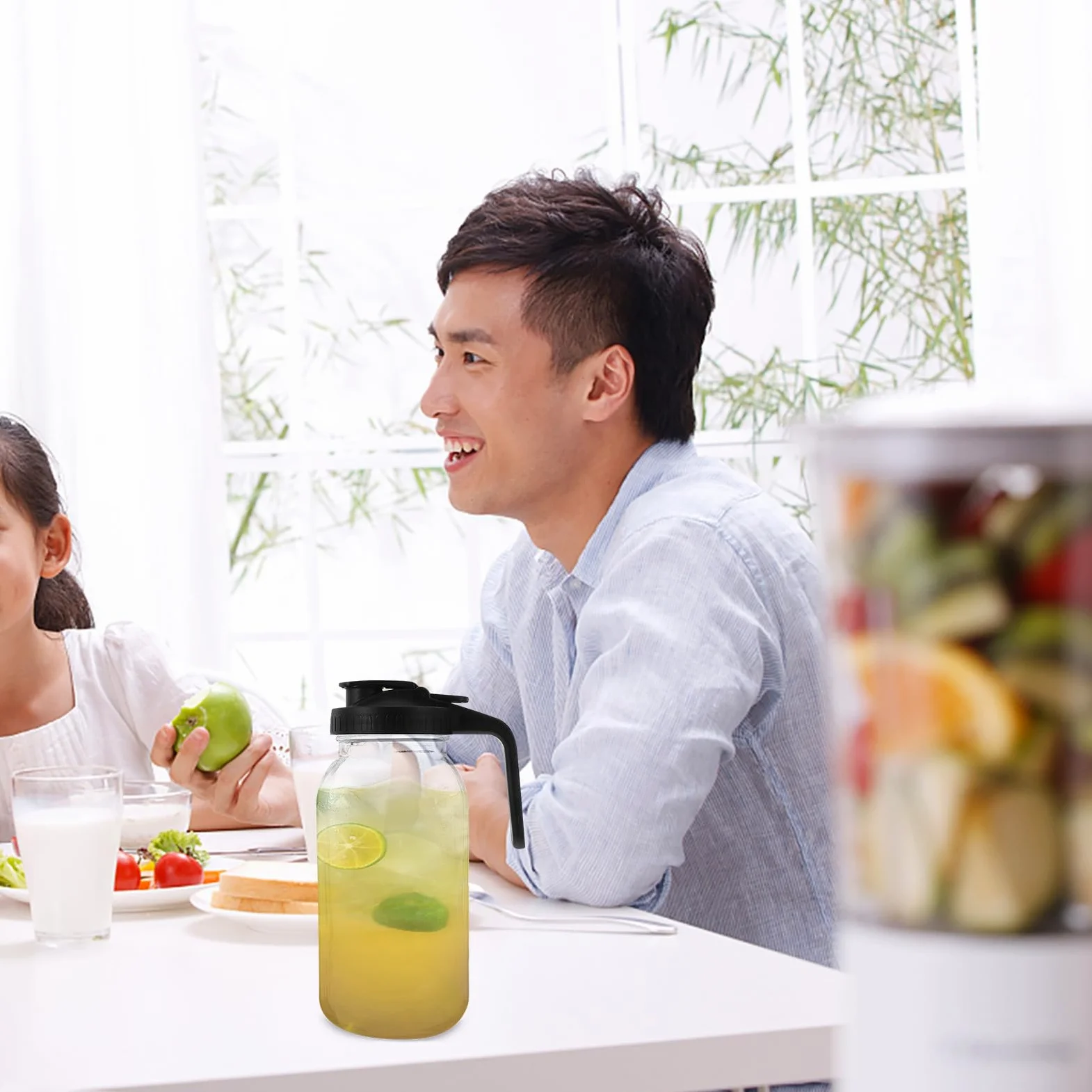 VALICLUD Jarra de Vidrio Transparente con Tapa y Asa Conveniente de 64 Oz, Jarra de Agua Fría con Gran Capacidad para Refrigerador y Restaurante