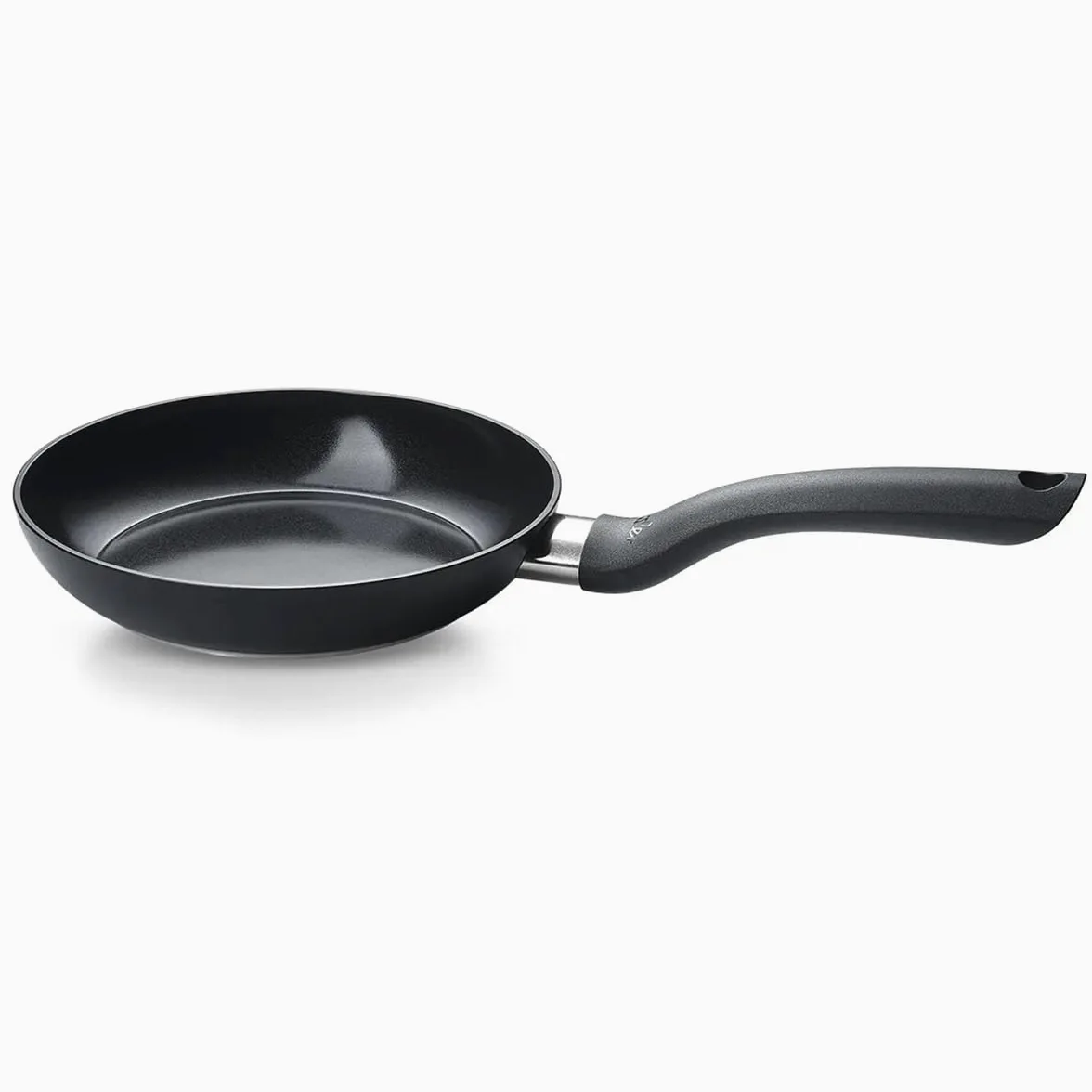 Fissler Essential Black - Sartén con revestimiento de aluminio (26 cm, revestimiento de cerámica, sin PFAS/PTFE, inducción), color negro