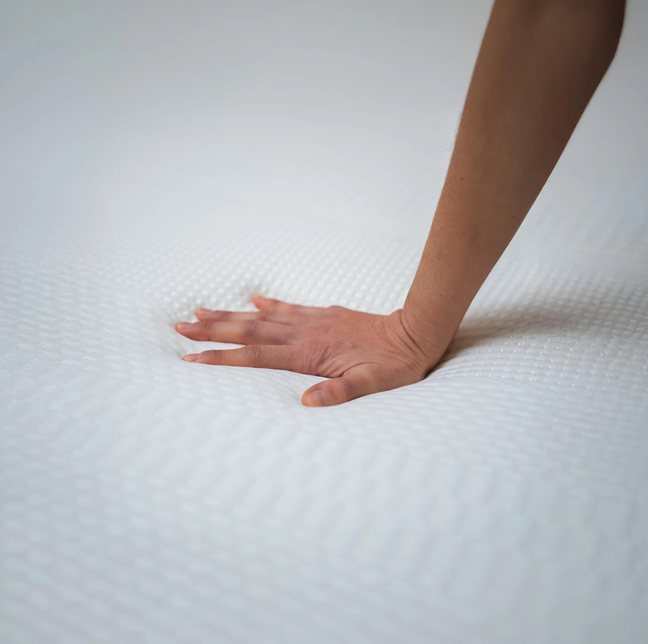PIKOLIN - Topper Viscoelástico de Hotel | Altura 5 cm | Ignífugo | Antichinches | Funda Lavable | Confort Alto | 150x190 cm