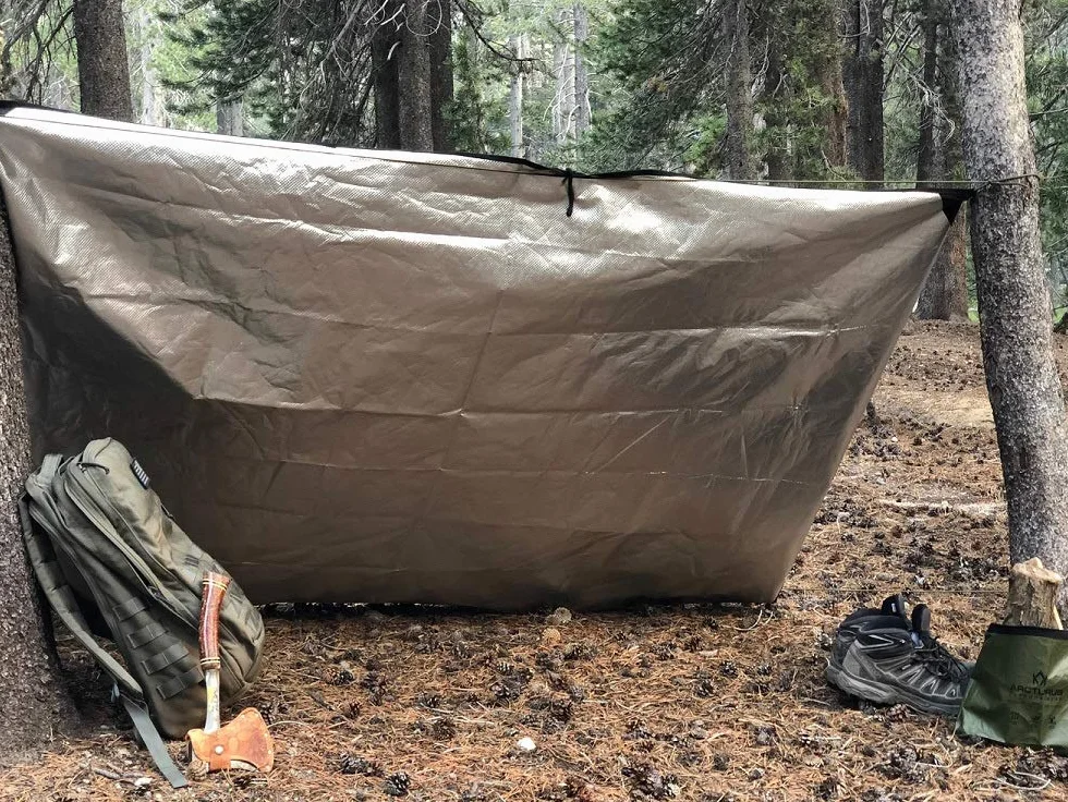 Arcturus Manta de Supervivencia Térmica Reflectante 60x82 Pulgadas Reutilizable para Campamento Camuflaje