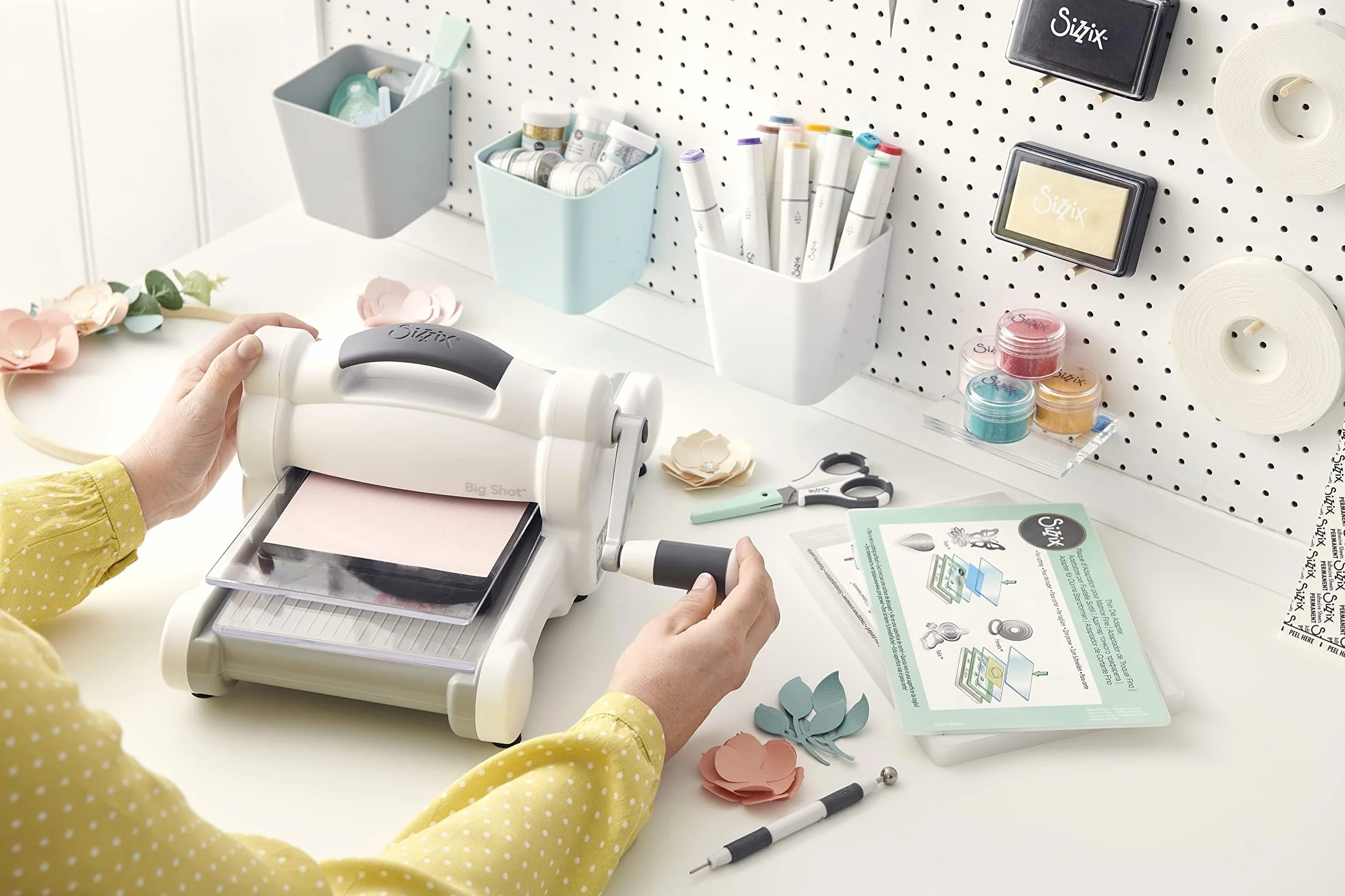 Sizzix 660200-Máquina de Troquelado Manual para Manualidades, álbumes de Recortes y Tarjetas, Apertura de 15,24 cm, Papel, Blanco, Única