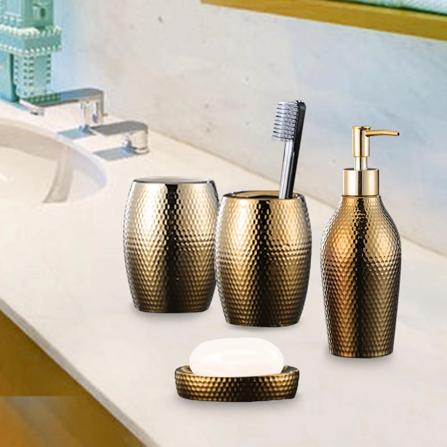 Juego de accesorios de baño con copa dorada