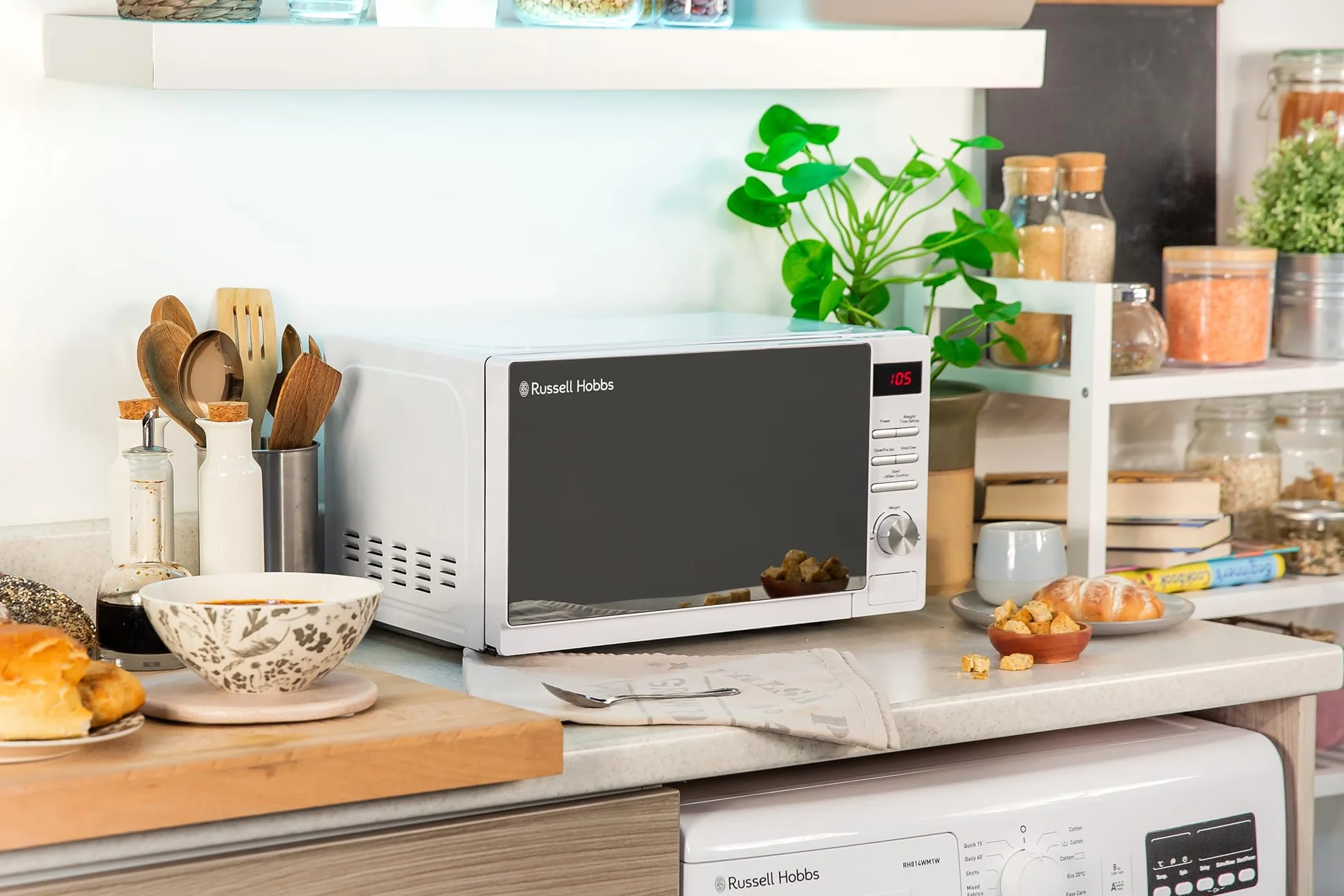 Russell Hobbs RHM2079A - Microondas digital básico, 20 l y 800 W, 5 niveles de potencia, descongelación automática, 8 menús de cocinado automático, reloj y temporizador, fácil de limpiar, blanco