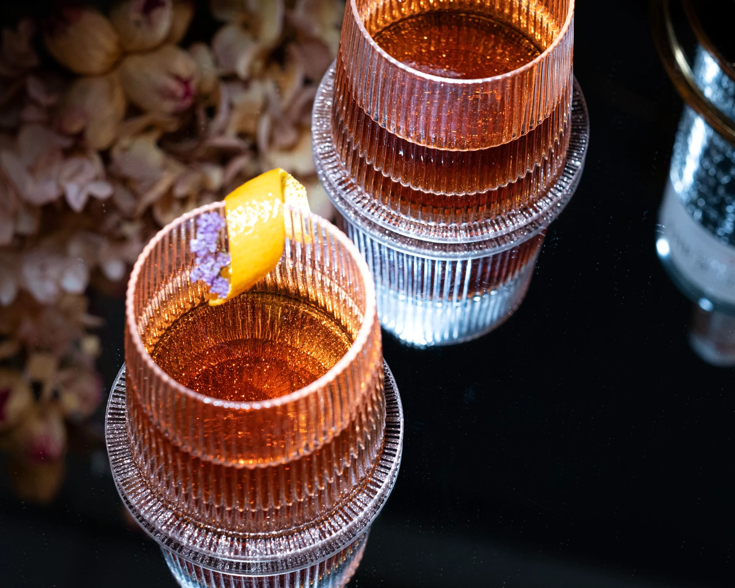 Vasos a la Antigua de Cóctel Art Déco Speakeasy | Juego de 4 | 260 ml | Copas de Cristal Acanalados para Cócteles Clásicos de Ginebra, Ron, Whiskey | Vasos de Cristalería Elegantes