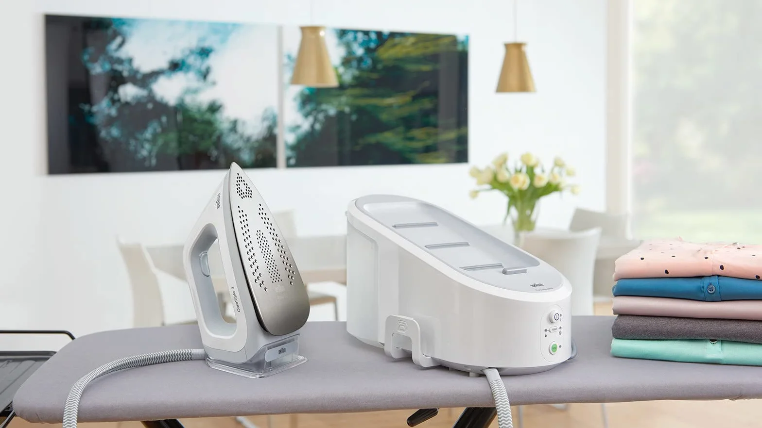 Braun CareStyle 3 - Centro de planchado (2.400 W, 120 g/min, 5,5 bar, 2 l), blanco y gris