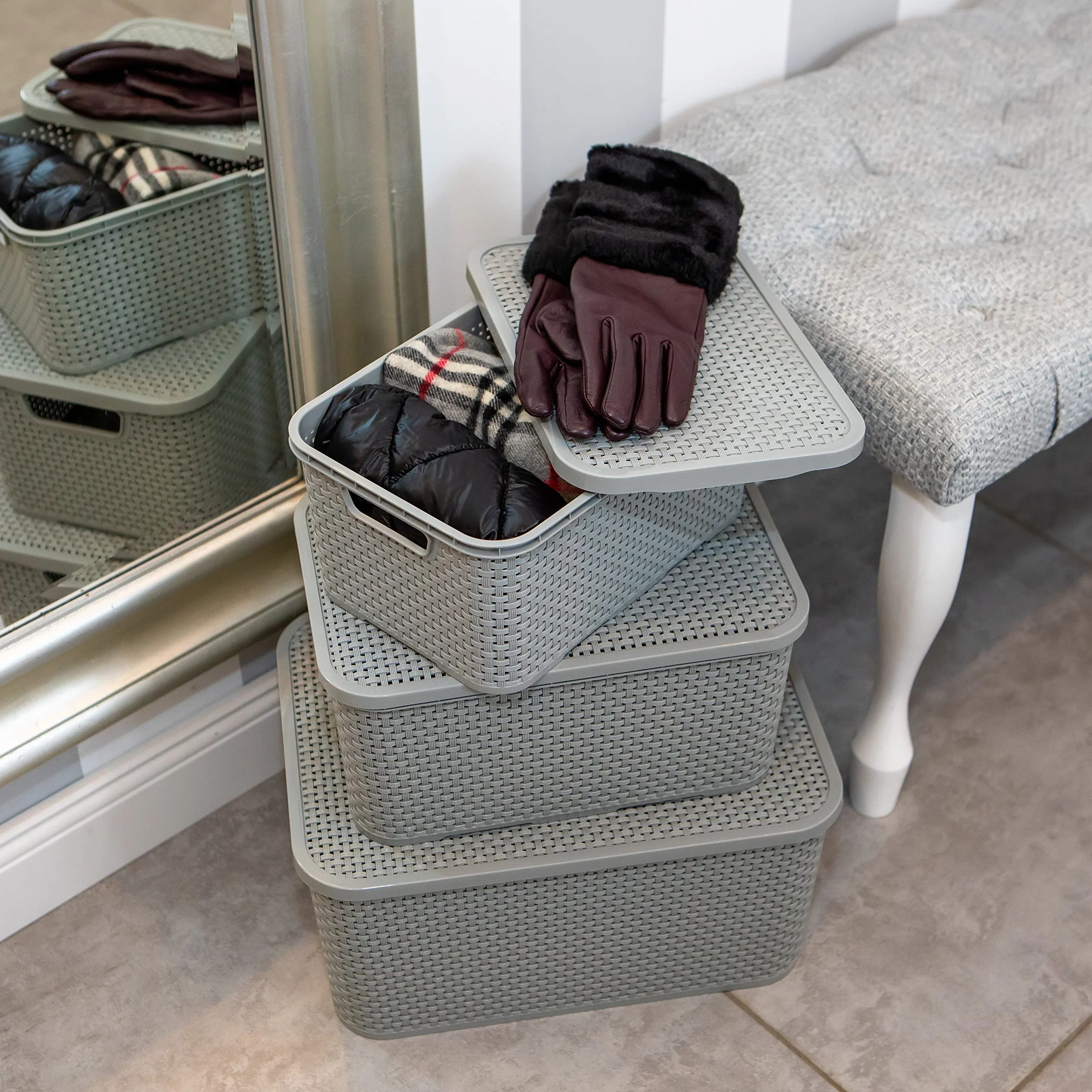 BranQ - Home Essential Cesta universal y multifuncional en diseño de ratán, tamaño S 7 L, sin bisfenol A, plástico polipropileno, gris claro, 28,5 x 19,5 x 12,9 cm