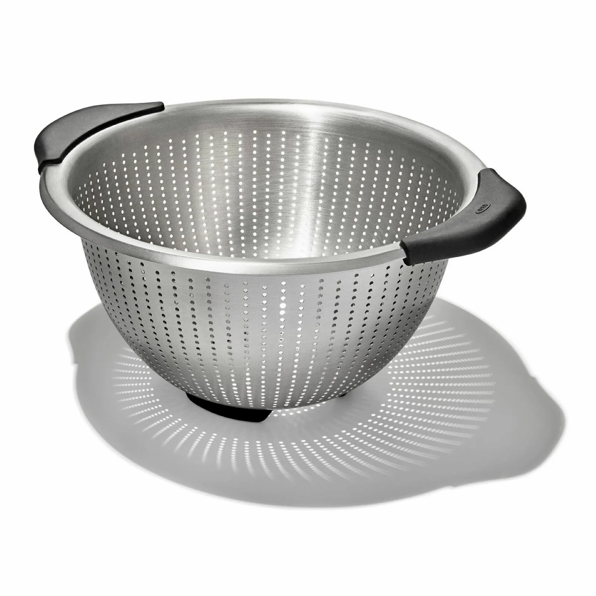 OXO 11330900 - Colador de acero inoxidable de 5 cuartos | OXO Good Grips - Colador de acero inoxidable con capacidad de 5 cuartos de galón