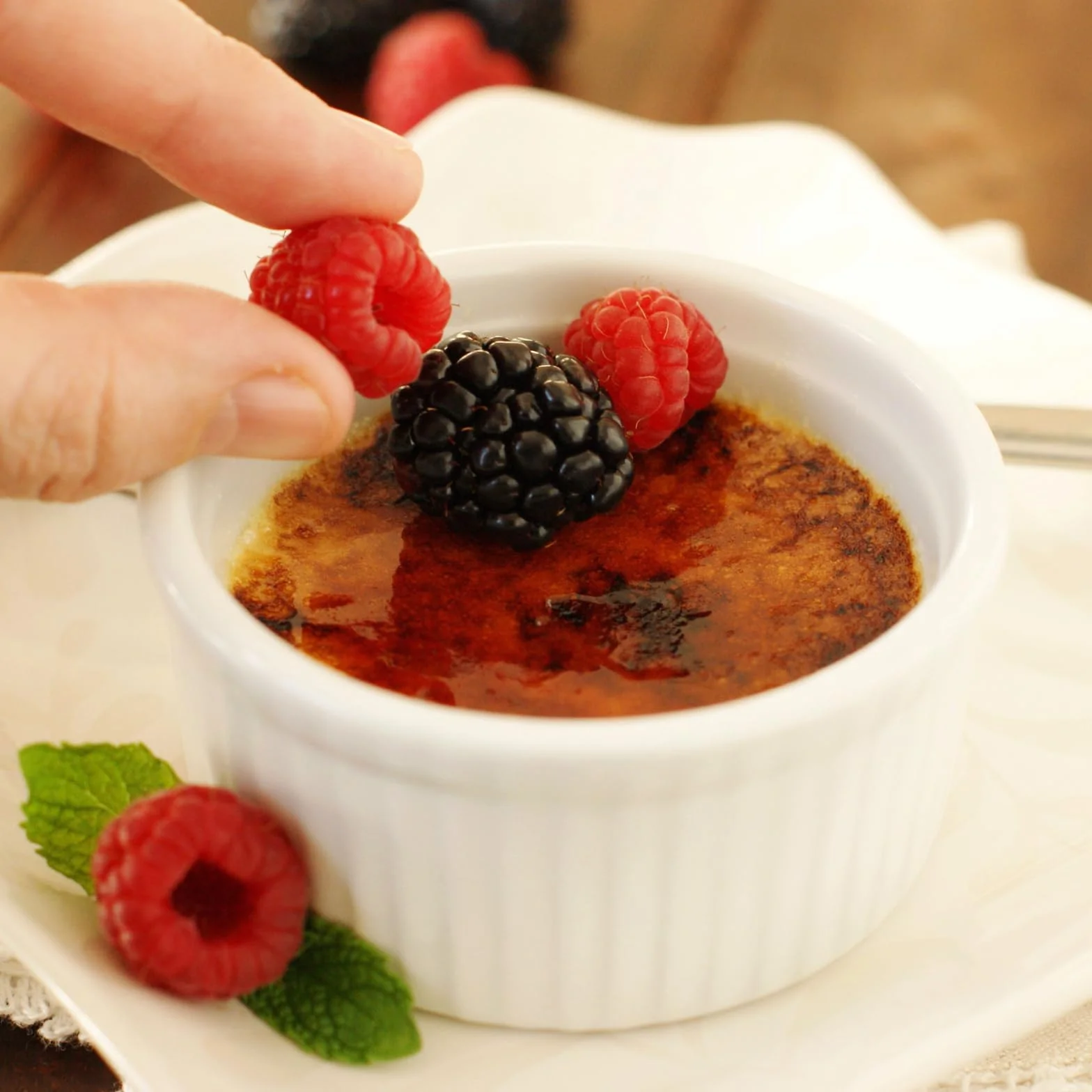 Woobroo Juego de 6 Ramequines de Cerámica para Horno | Para Postres Soufflé, Flan y Crème Brûlée | 9cm 200ml | Blancos | Flaneras Individuales