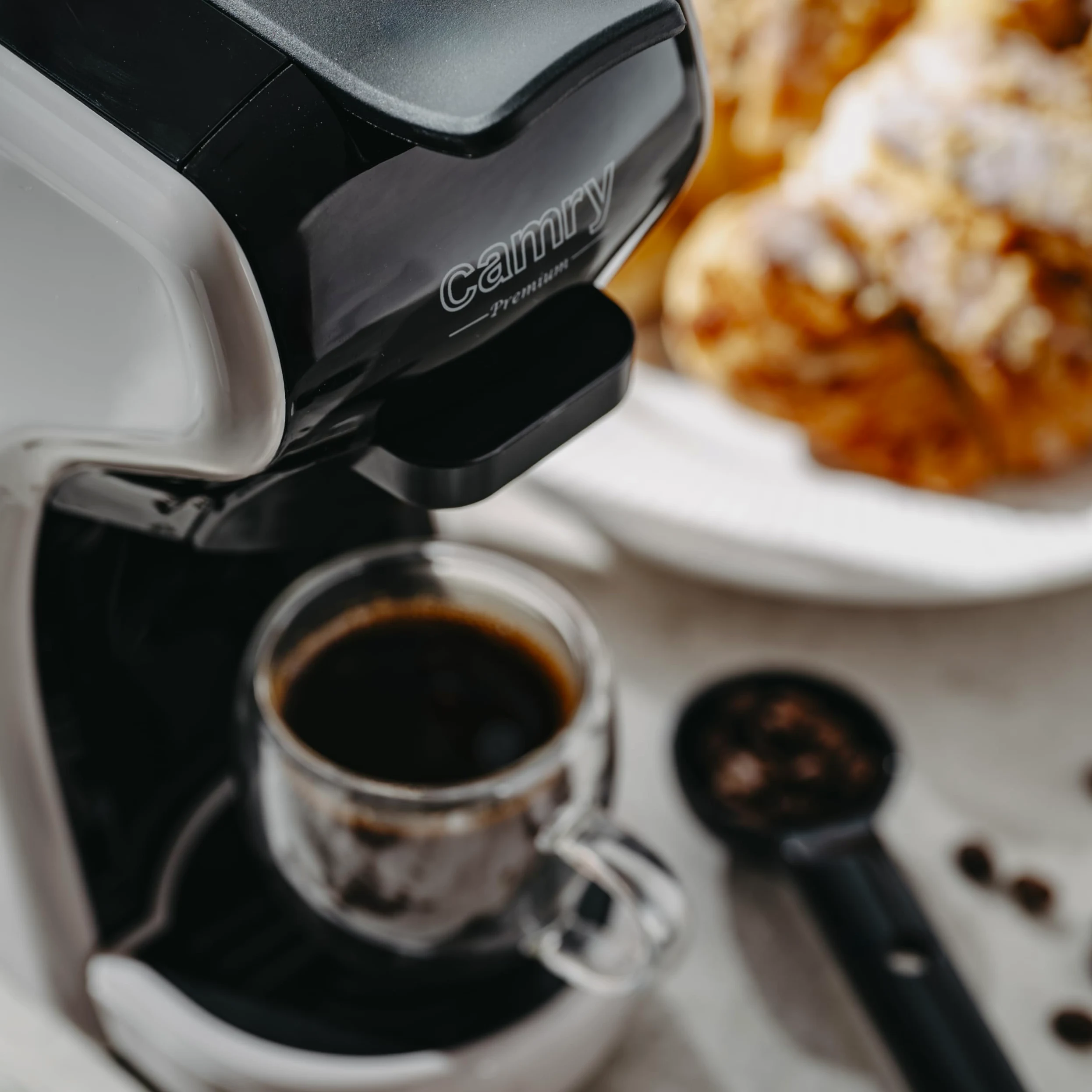 CAMRY CR 4414 Cafetera Cápsula con depósito de agua 0,6L, 19 tazas, barra compacta - Máquina de café espresso 3000W Compatible con Nespresso, Dolce Gusto, Lavazza & Más - Fácil operación con 3 botones