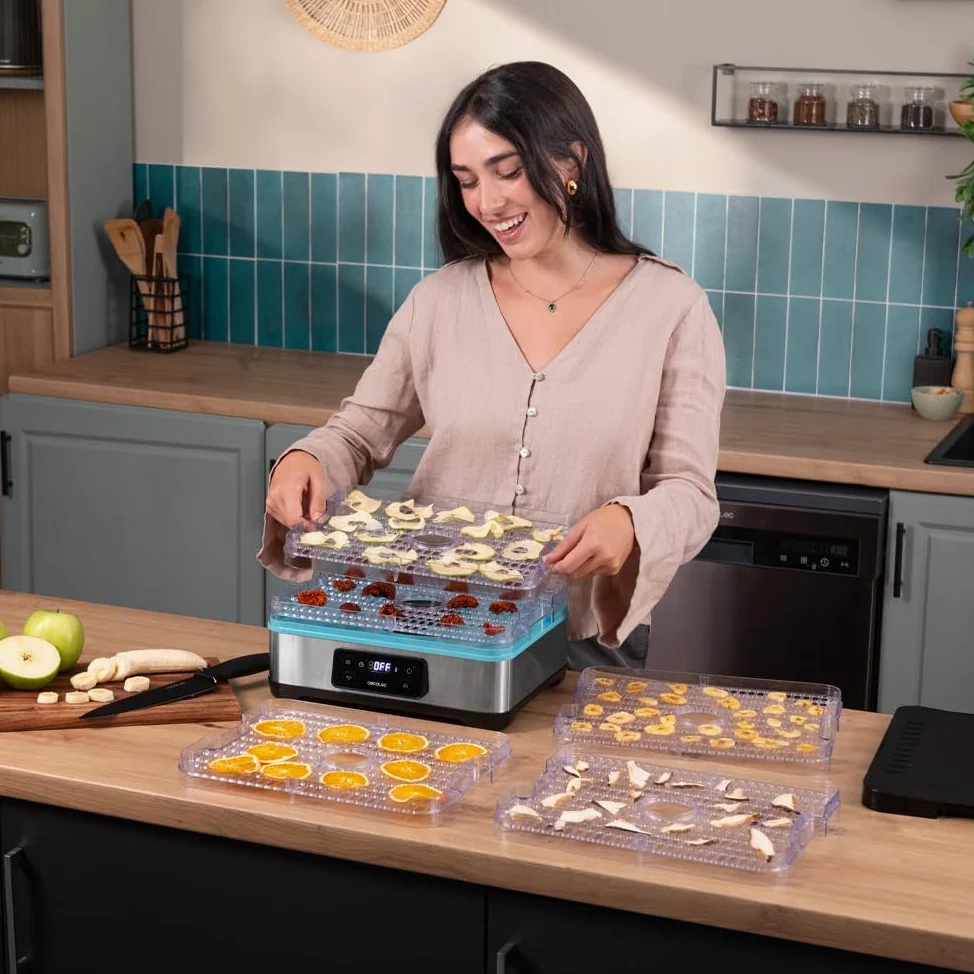 Cecotec Deshidratador de Alimentos VitaDry Pro. 300 W, Deshidratadora de Frutas con 5 Bandejas Altura Regulable, Pantalla Digital, Temporizador 30 min a 48 hs, Temperatura 35º-70º, Inox