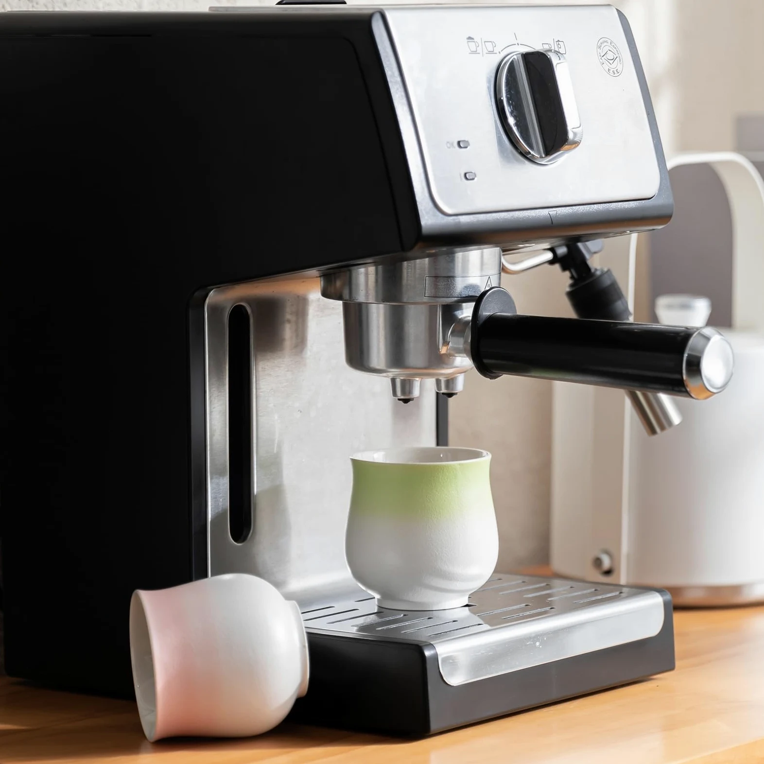 Juego de tazas de café espresso de cerámica de 4.5 onzas, tazas de capuchino, tazas Demitasse para café o té, tazas pequeñas de café con leche sin asas (rosa degradado, 4)