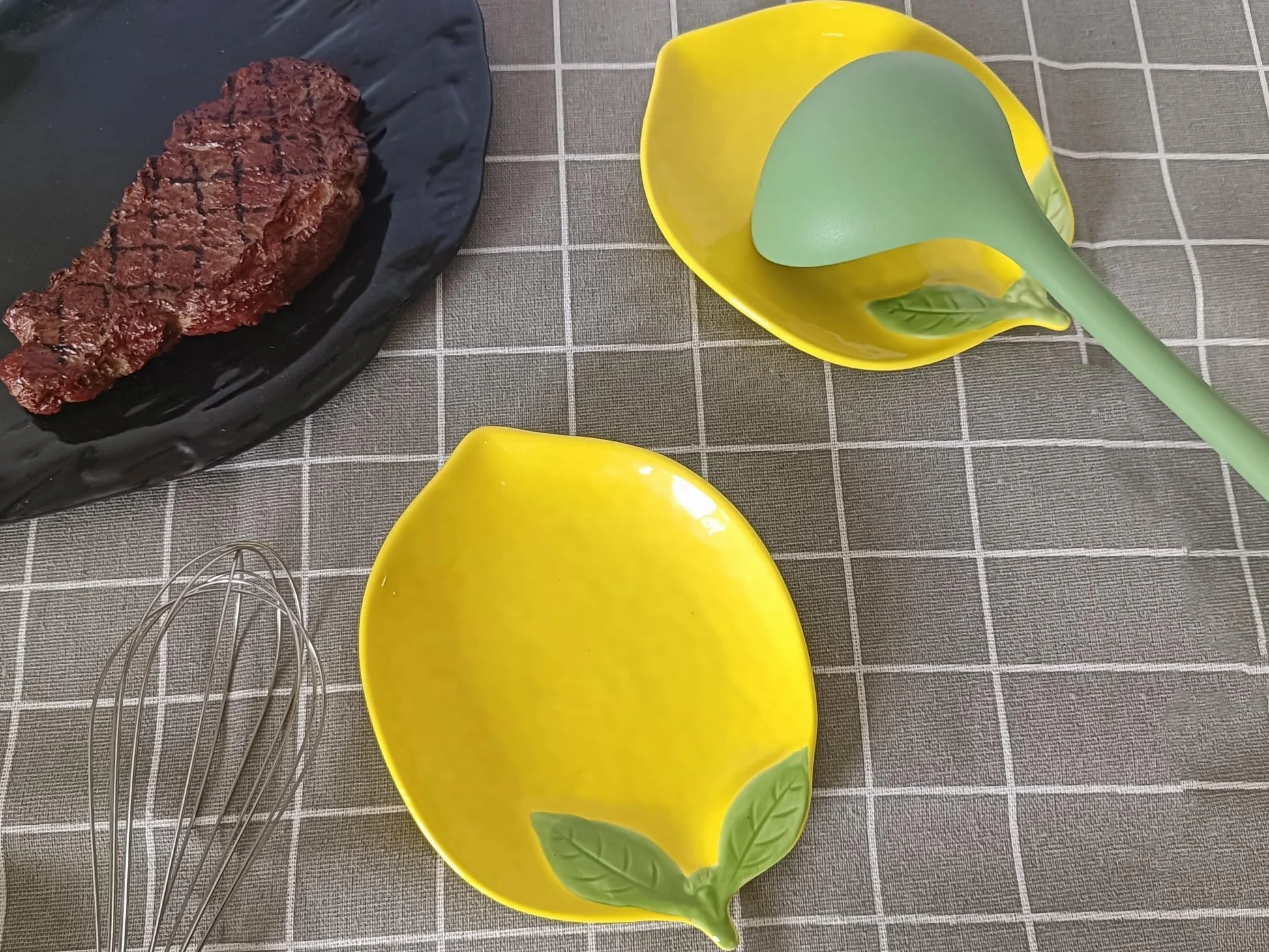 Reposa Cucharas Cocina de Cerámica con Forma de Limón,Apoya Cucharas Decorativo con Hojas Verdes,Soporte de Cuchara para Cocina o Servicio de Té,Soporte de Accesorios de Cerámica,Apto para lavavajilla