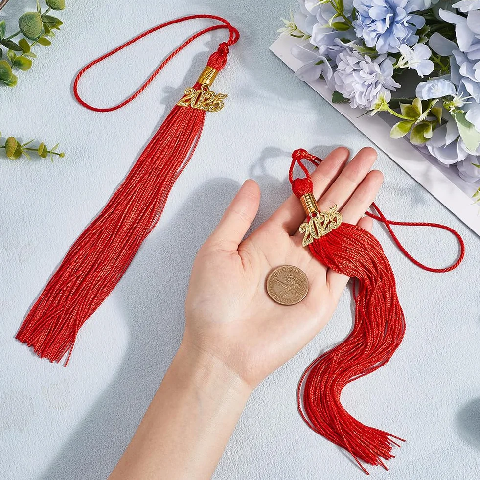 CRASPIRE 2 Borla Roja de Graduación 2025 borlas para Birretes de Soltero con Dije de Año Dorado Decoración con Borlas para Graduaciones Sombrero Ceremonia Académica Fiesta de Graduación Decoración