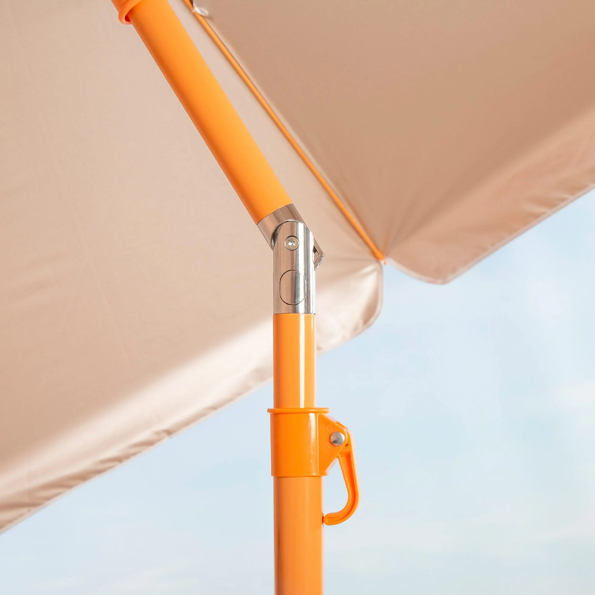 AKTIVE BEACH Sombrilla de playa inclinable D220 cm Naranja protección UV50 8 varillas Material oxford ventilación exterior